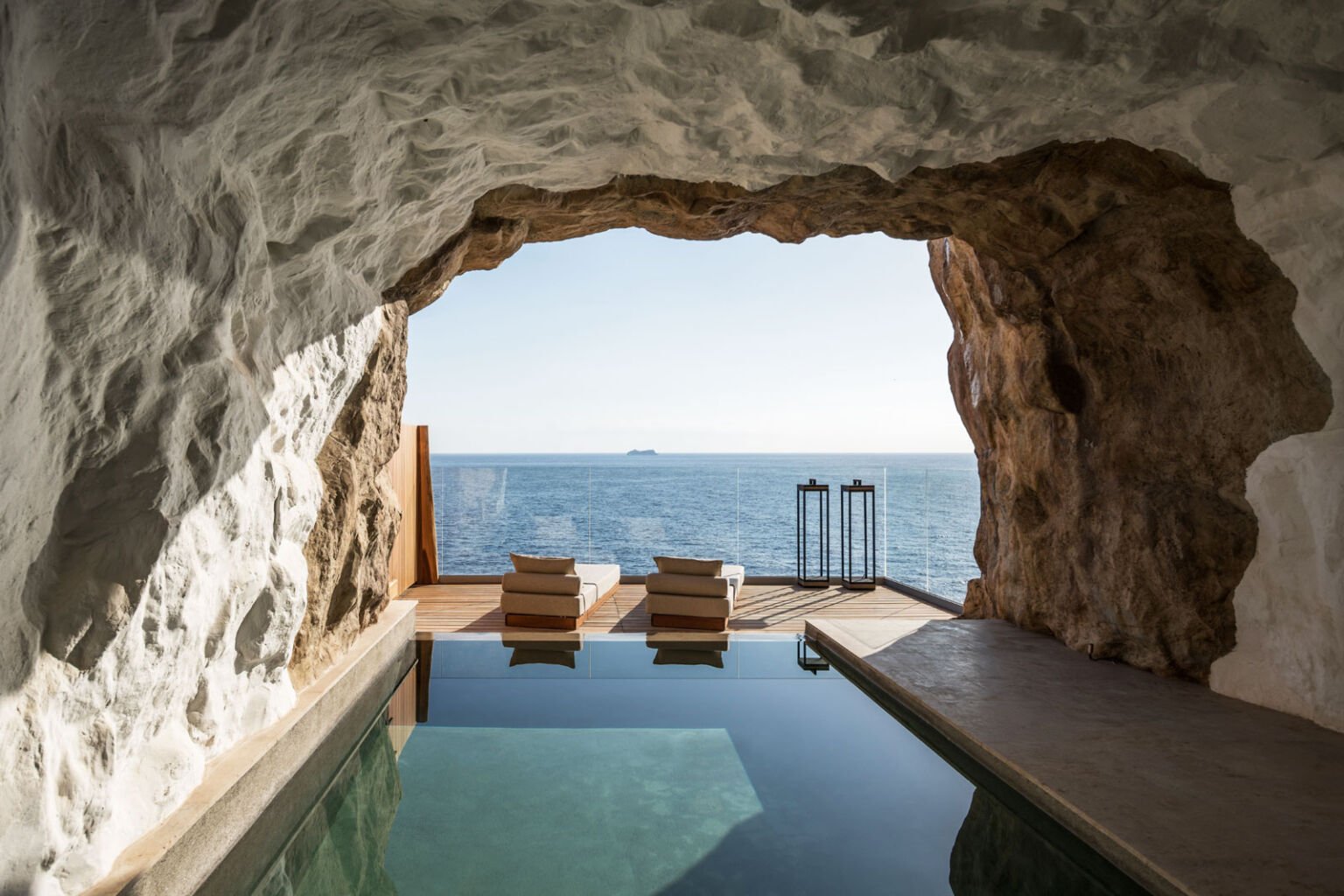 The-Cave-suite-at-ACRO-Suites-in-Crete-1536x1024.jpg