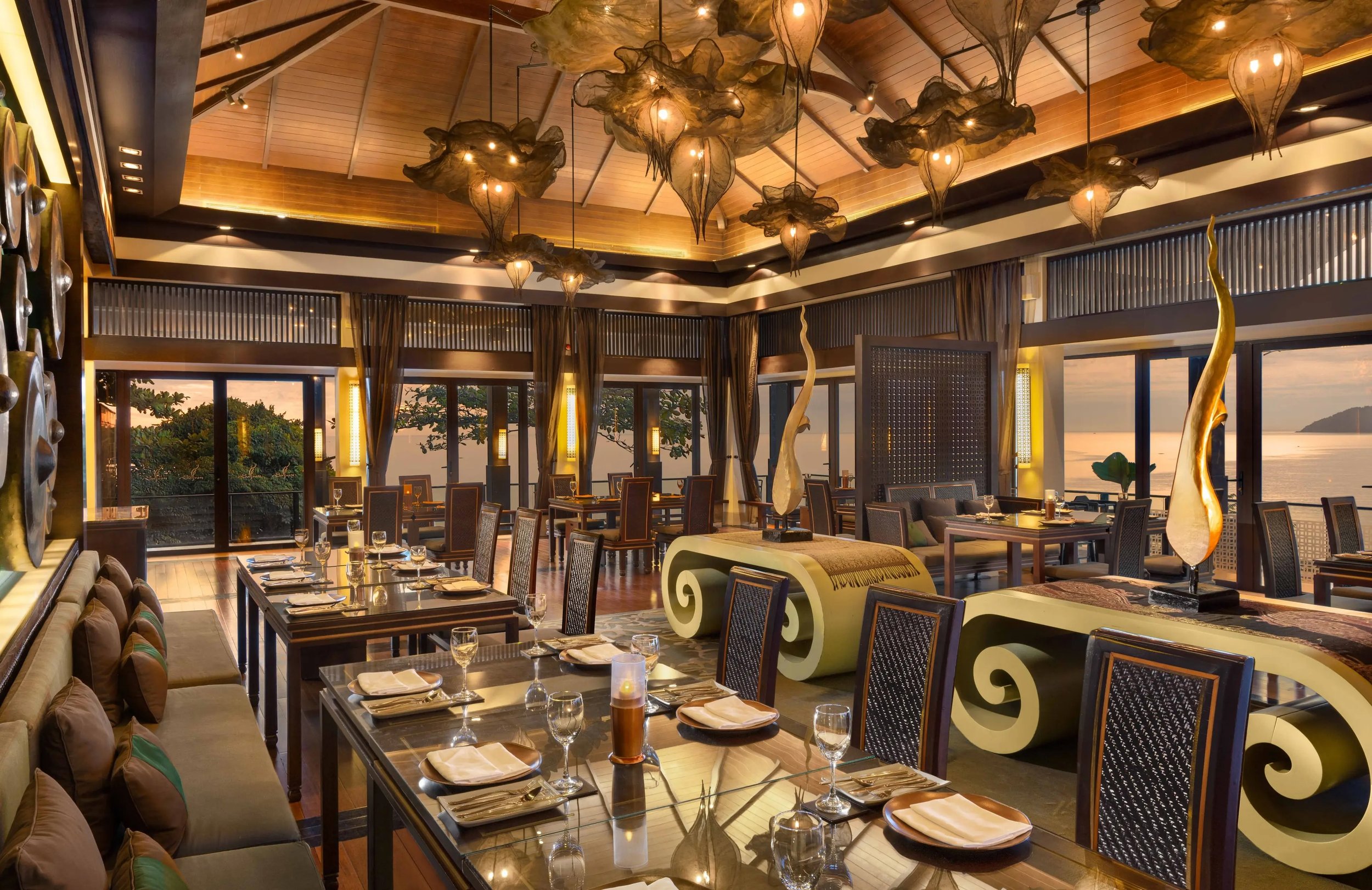 bt-langco-Saffron%20Restaurant%20-%20In-door%20Dining%20Area.jpeg