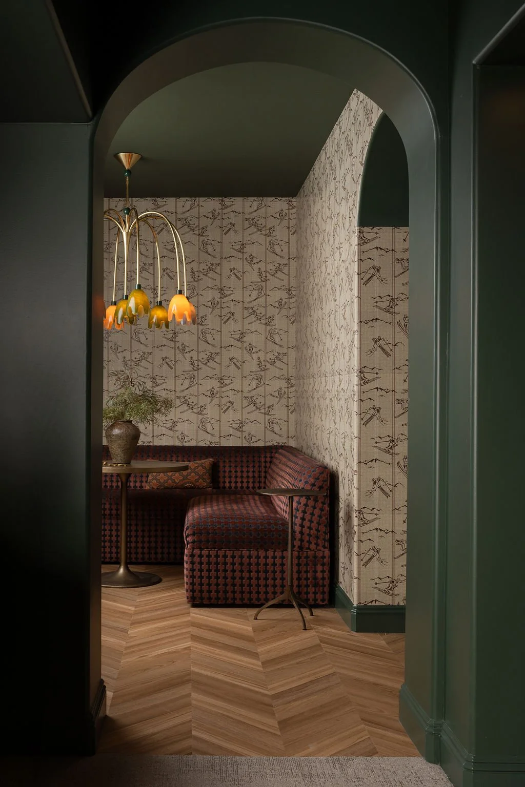 LastStile-Mapleton-Basement,-Bar-Archways.jpg