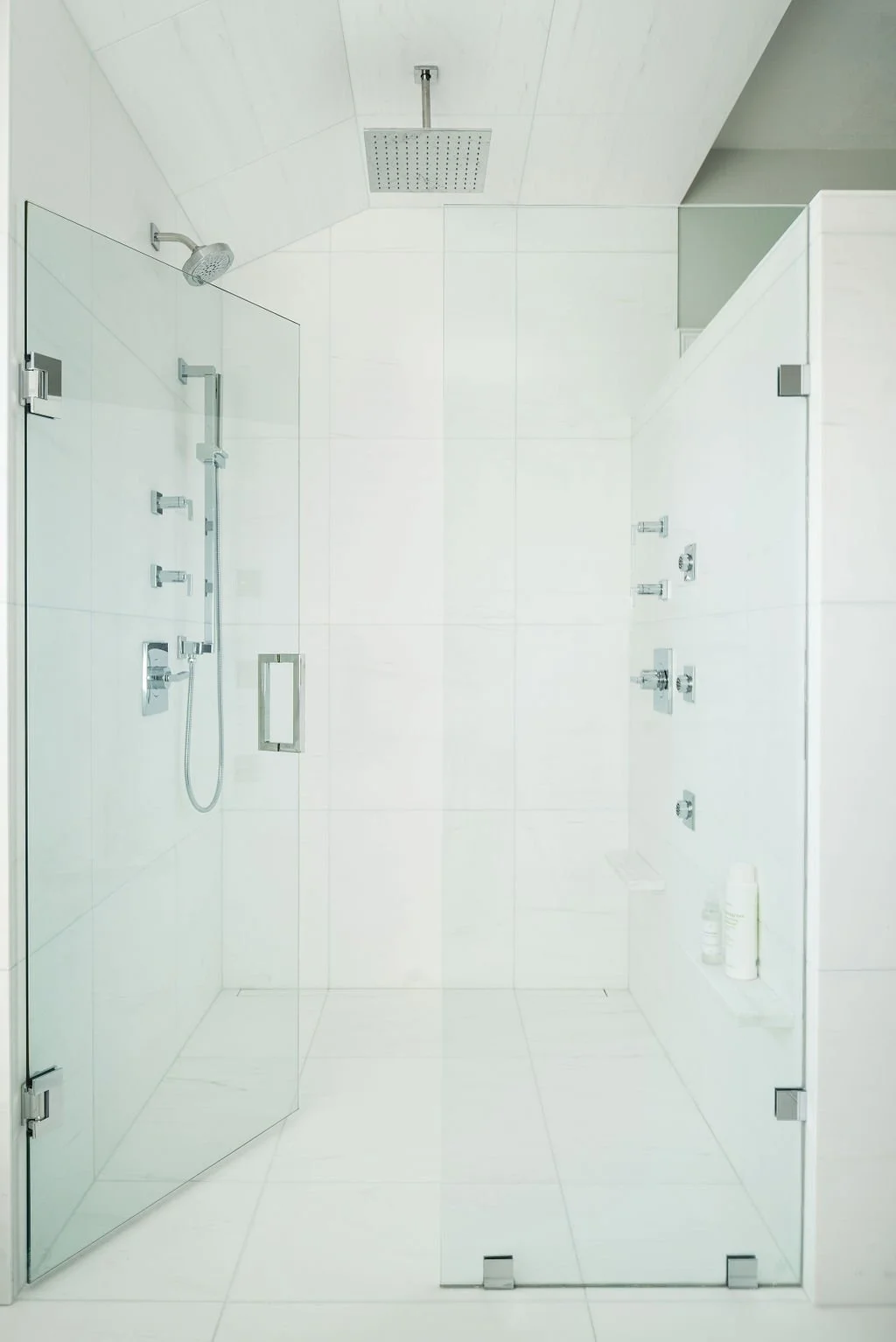 LastStile_Mariposa_PrimaryBath-Shower-Detail.jpg