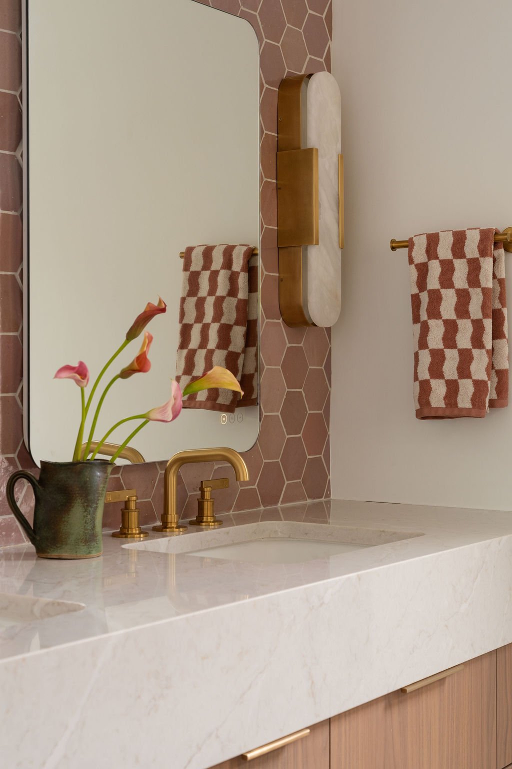 LastStile-Mapleton-Primary-Bath-Vanity-Detail.jpg