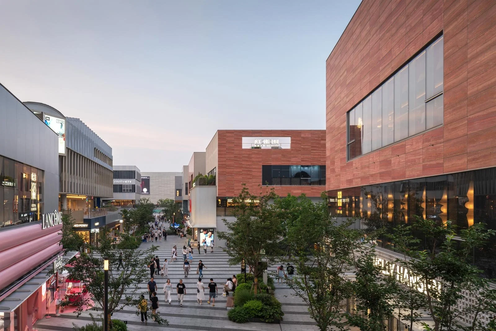 shanghai west bund, shanghai gate m, shanghai dreamcenter, landscape design, oval partnership, atelier deshaus, james corner field operations shanghai