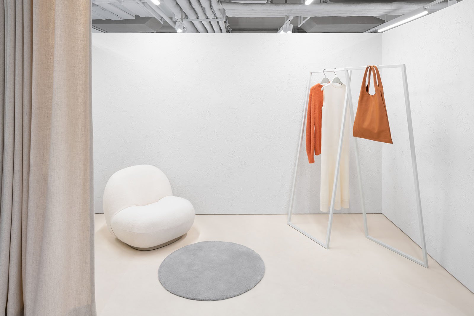 cos beijing parkview green fitting room