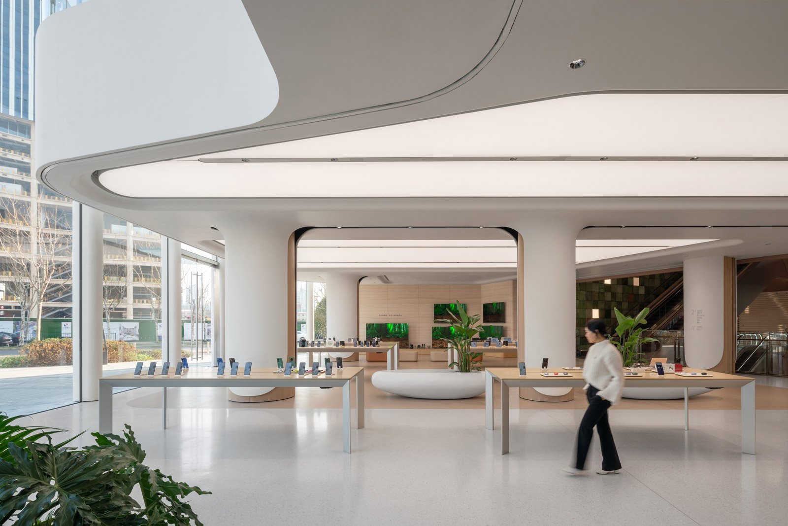 huawei shanghai flagship store taikoo li qiantan interior