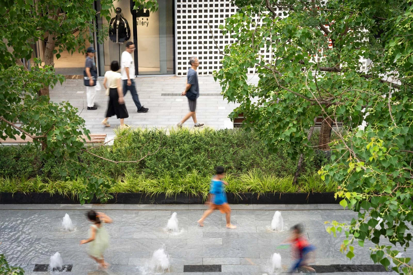 shanghai west bund, shanghai gate m, shanghai dreamcenter, landscape design, oval partnership, atelier deshaus, james corner field operations shanghai