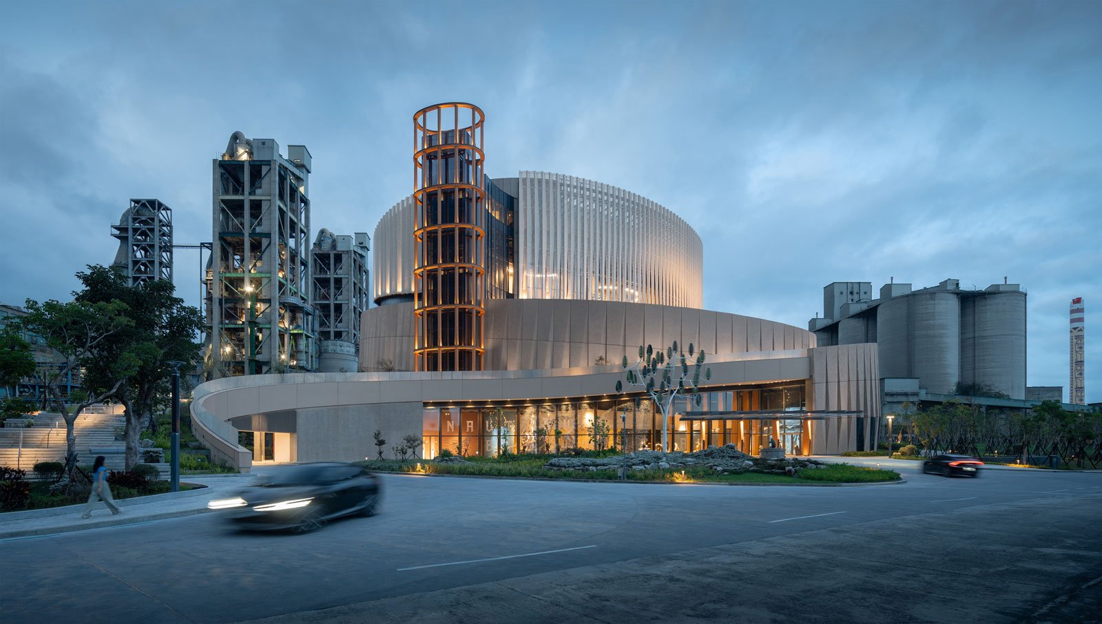 tcc daka kpf, tcc daka recycling center, taiwan cement company building, taiwan architecture, hualien county building, tcc daka dusk