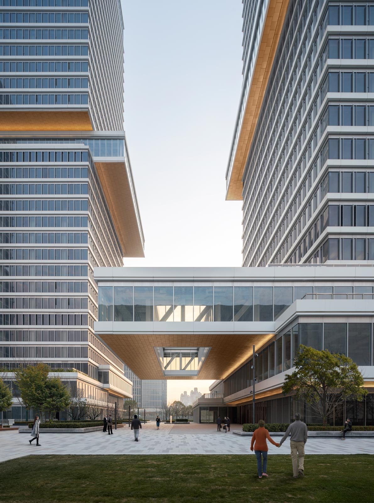 huamu lot 10 kpf shanghai office tower cantilever