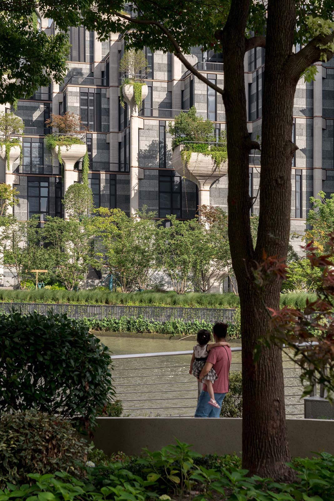 1000 trees shanghai landscape green design heatherwick studio tian an