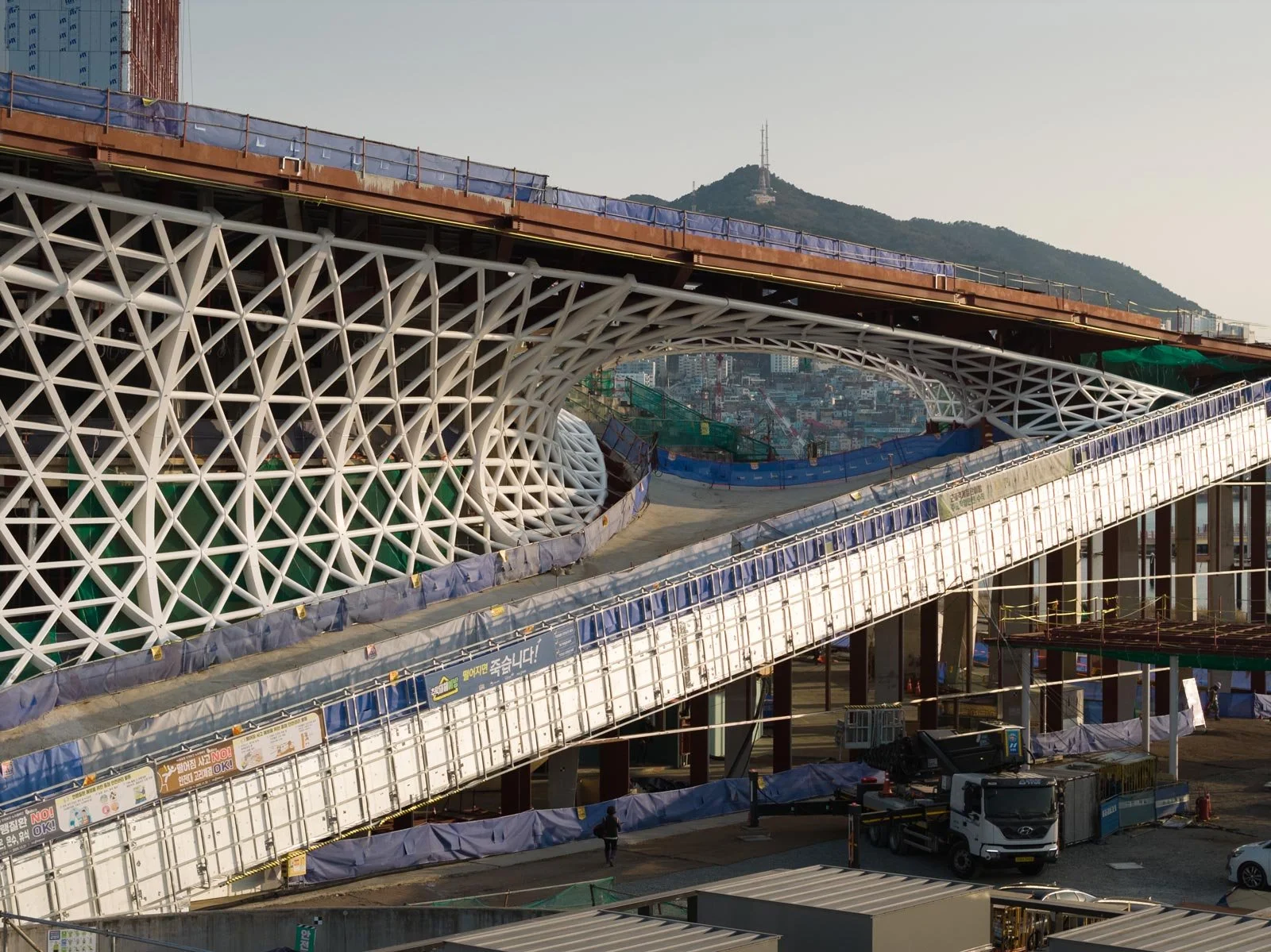busan opera house, busan opera house construction, snohetta korea, snohetta busan, busan south korea, busan opera aerial