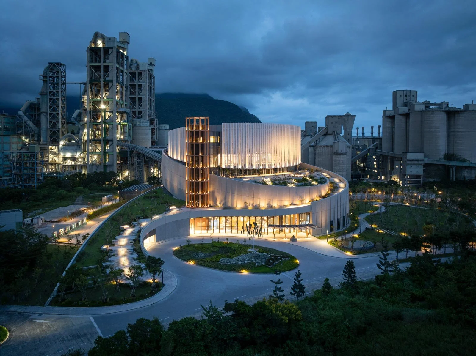 tcc daka kpf, tcc daka recycling center, taiwan cement company building, taiwan architecture, hualien county building, tcc daka dusk