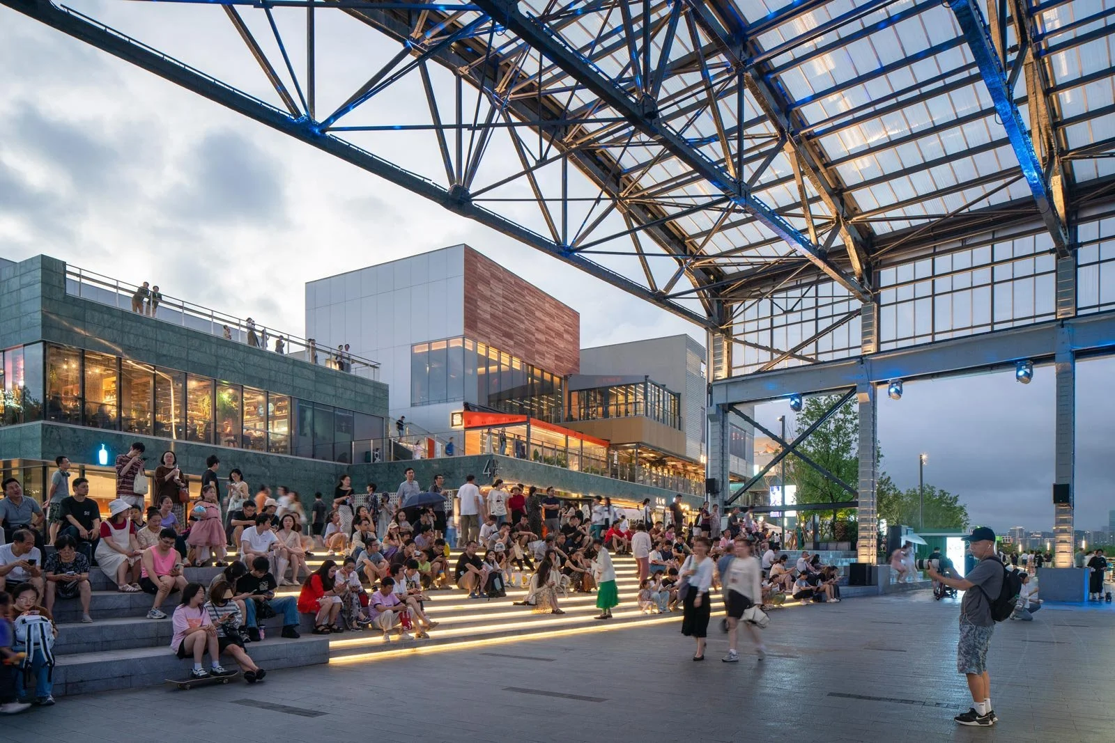 shanghai west bund, shanghai gate m, shanghai dreamcenter, shanghai waterfront, oval partnership, atelier deshaus