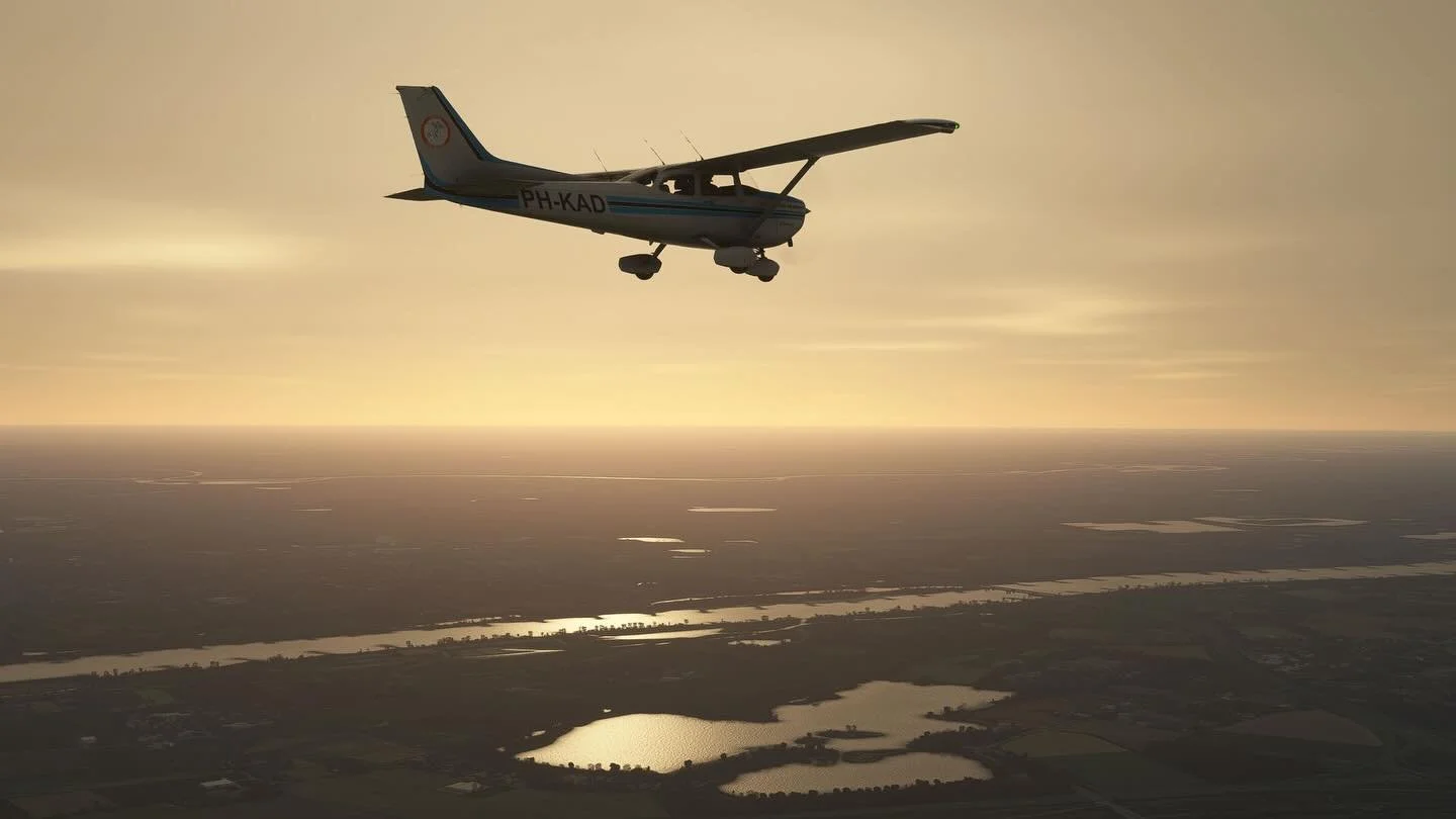 Wat a great afternoon for flying! Left EHLE with an IFR flight plan to EHTE due to the low ceiling, but it cleared rather quickly. Did 4 more flights and returned to our base at @lelystad_airport with a -21 ft/m greater!

Special Air Service VAG is o