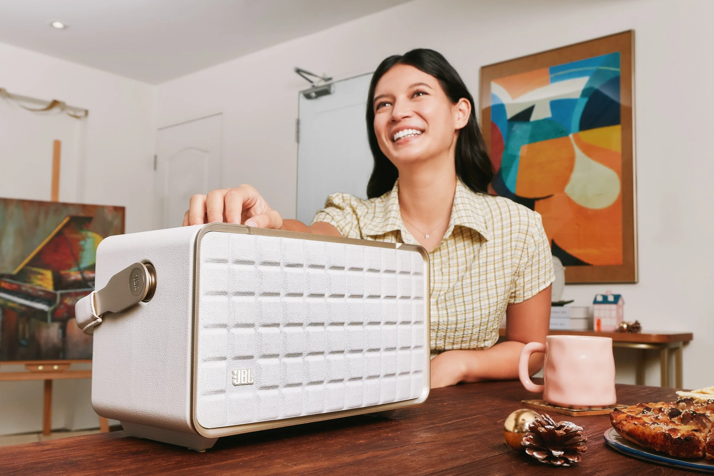 V3_JBL_LIFESTYLE_CONNECTOR_IMG_2_3x2.jpg