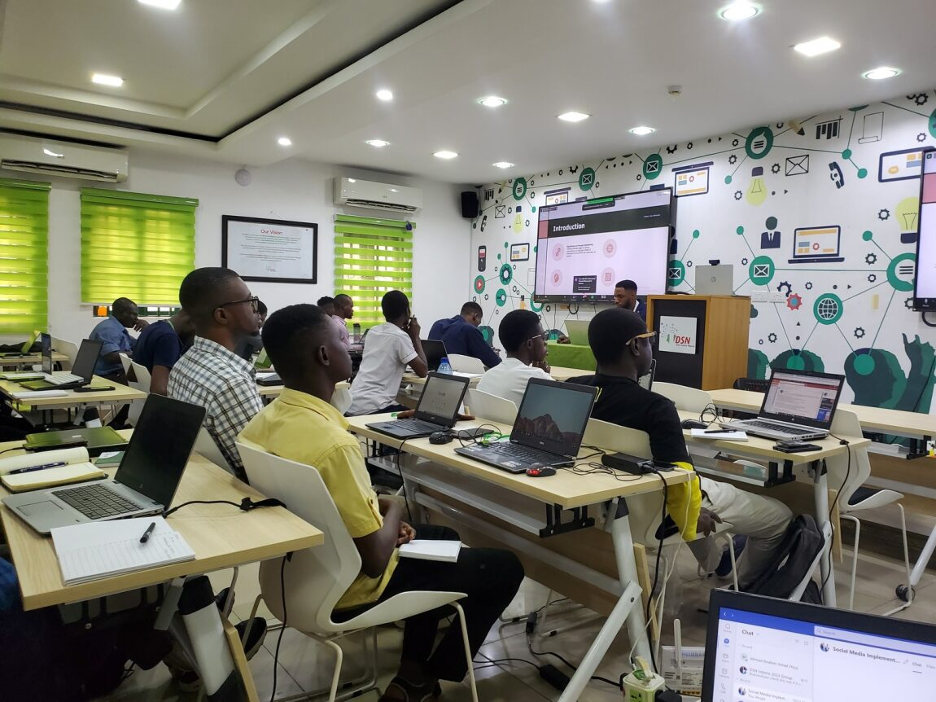 “It’s time to build” - Interview in Le Monde