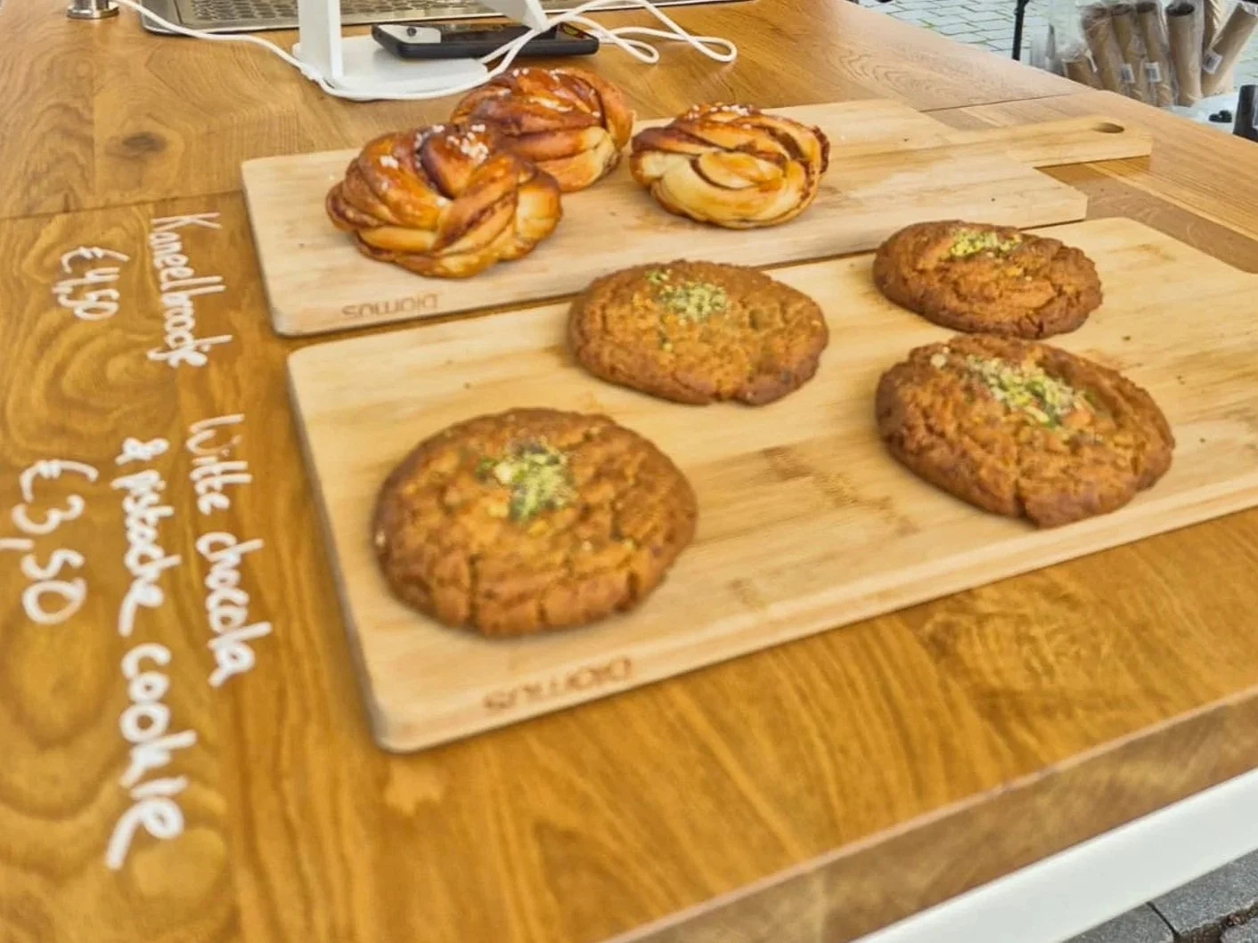 koffiebar cookies grote markt nijmegen kaneelbroodje