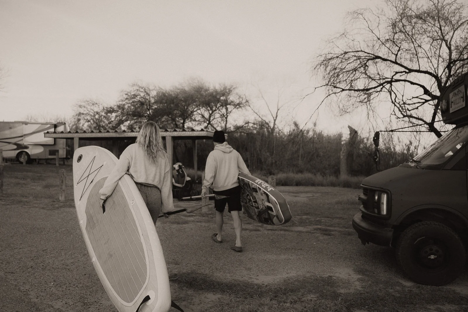 lake-casa-blanca-paddleboard-elopement-93.jpg