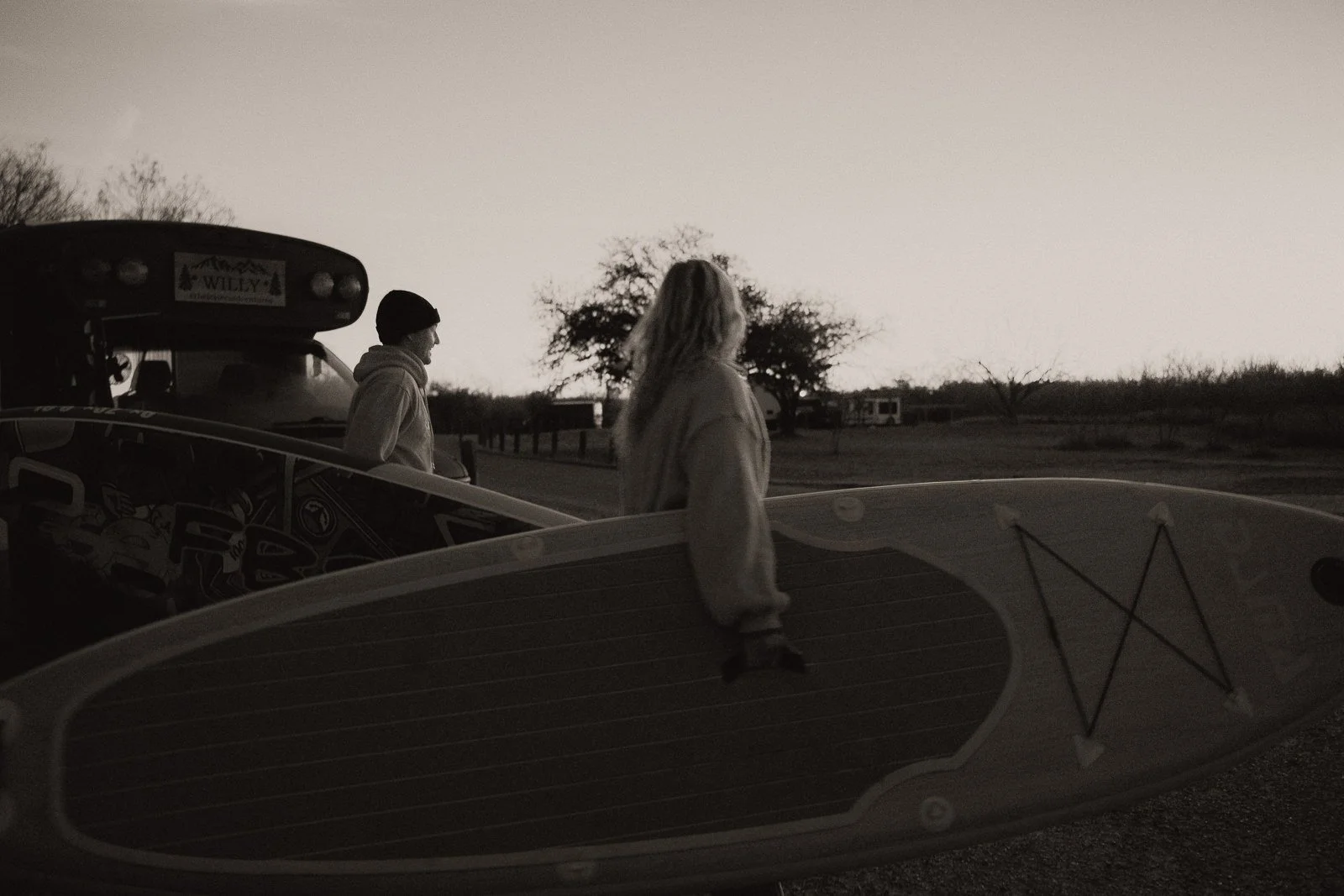 lake-casa-blanca-paddleboard-elopement-19.jpg