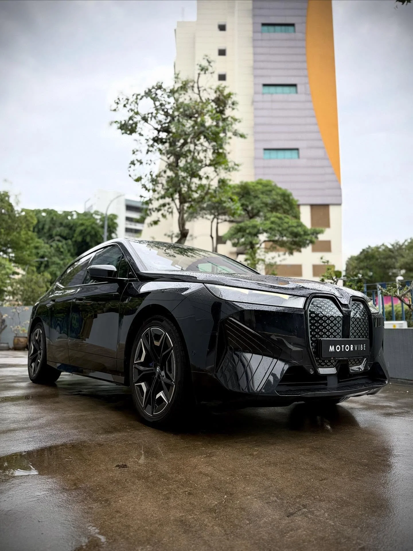 For sale: 552bhp and 740Nm of torque 😮 This BMW iX (Nov 2022) is a luxurious, high-performance electric SUV that seamlessly combines innovative design with exhilarating performance. 

With a spacious, premium interior and cutting-edge technology, th
