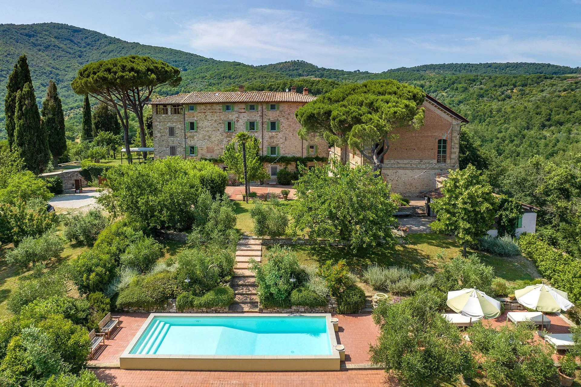 Terzo ext w pool.jpg