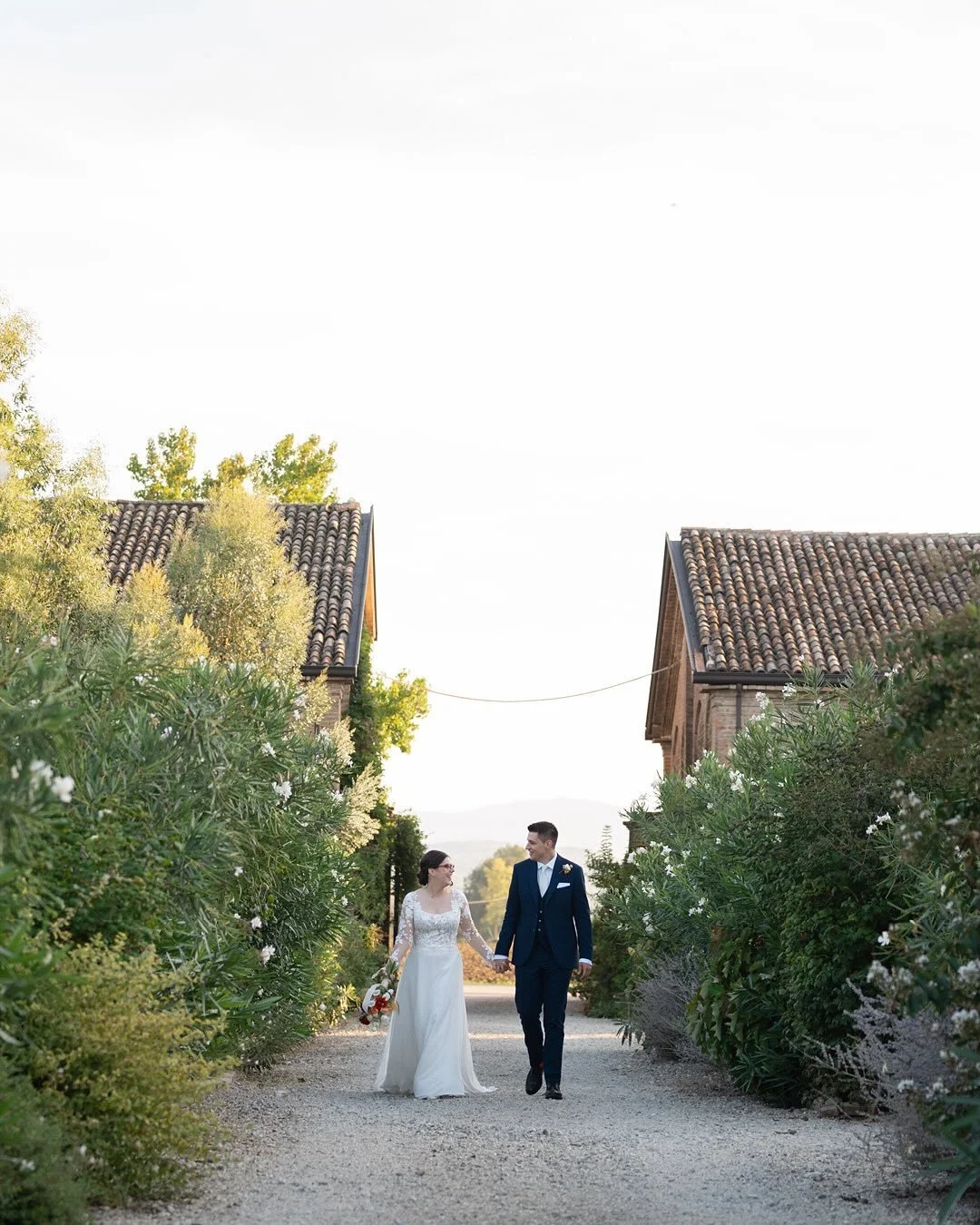festa! ❤️&zwj;🔥

@_irenebenedetti 
@villa_ale7 
@ilborgodicimafava 
@tkvideo.film 
@meriflorgarden 
@sposaeofficial 
@sartoriamassimomeli 
@bar.bus 

#wedding #weddingday #weddingparty #weddinginitaly #wedding2026