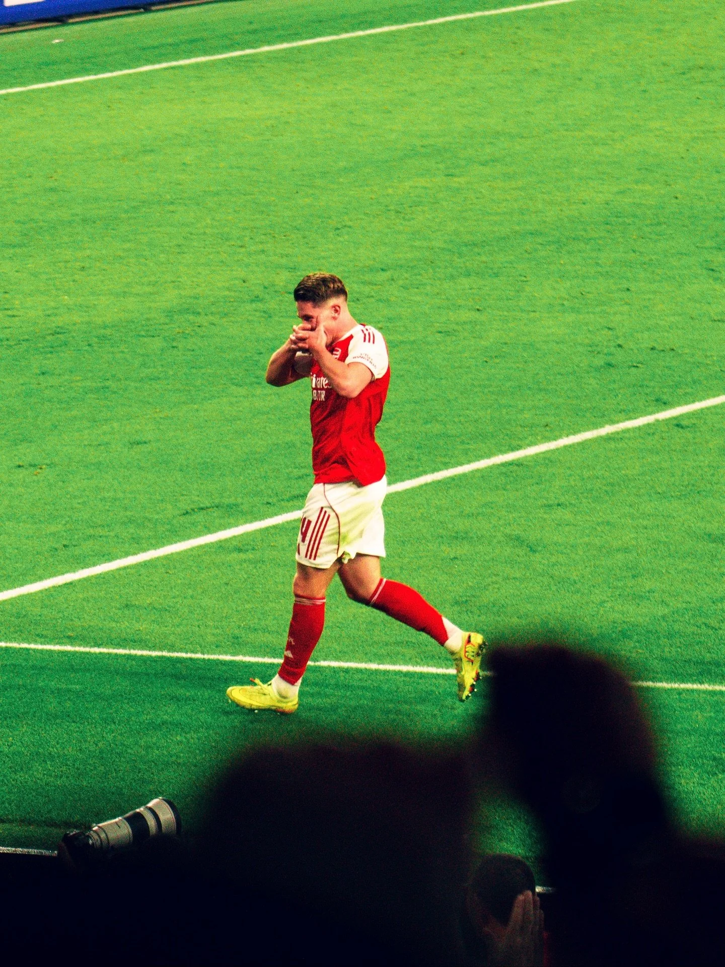 So glad I came straight to the game from Heathrow 😂
.
.
#arsenal #arsenalfc #afc #gunners #championsleague #ARSATM #sony #sonyalpha #lowernorthbank