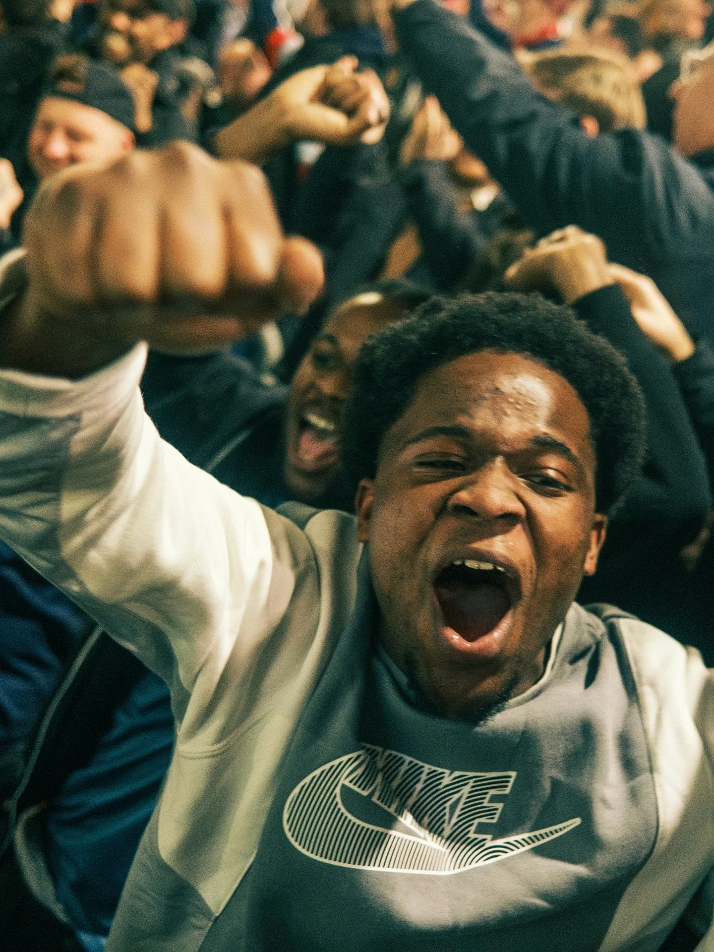 Sunderland 2-2 Arsenal
.
.
Hard one to take, but we move
.
.
#arsenal #arsenalfc #afc #gunners #SUNARS #premierleague #shotfromthestands #fuji #fujix100v #lowernorthbank