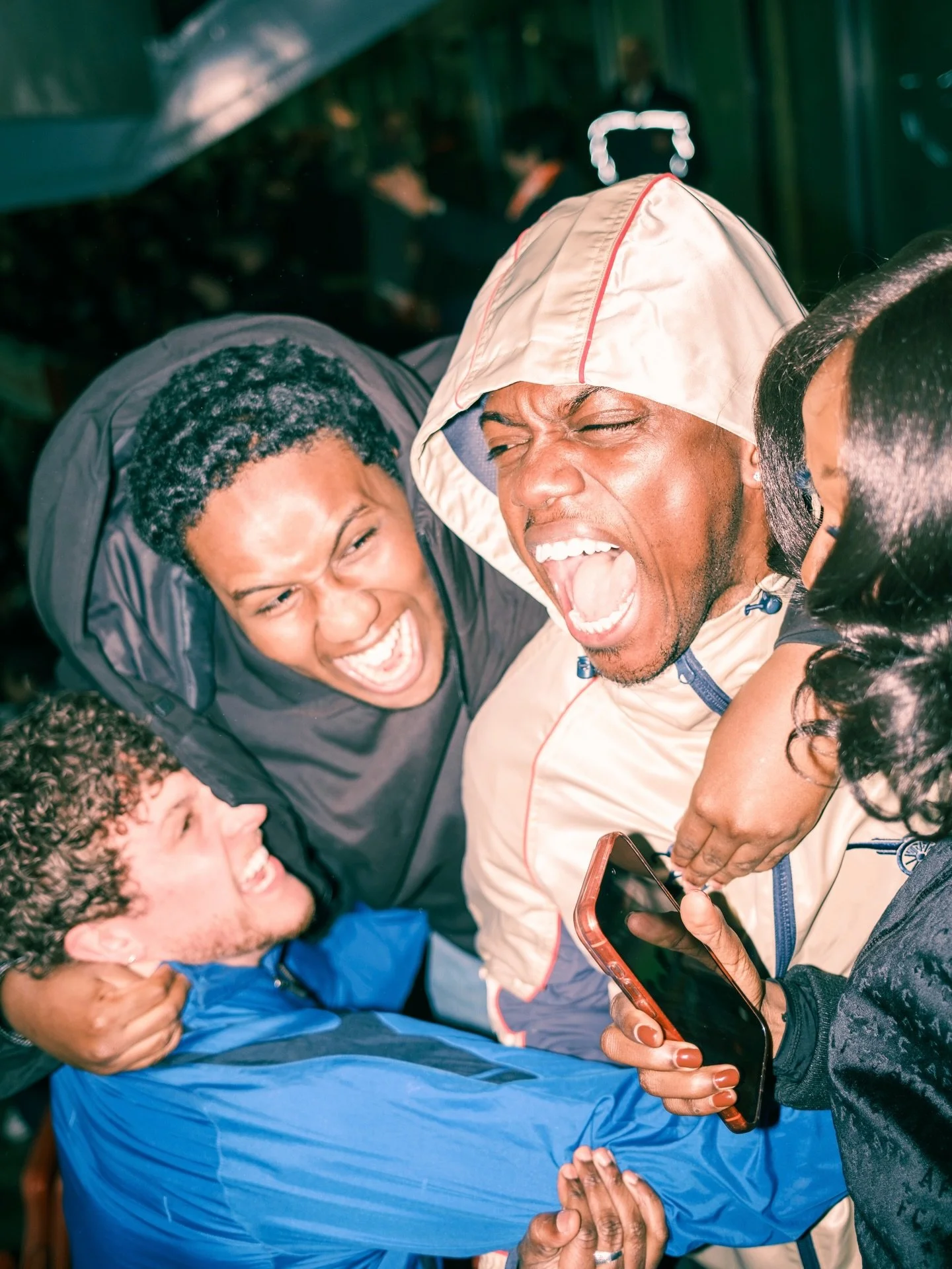 SCENES AT THE EMIRATES ⚡️⚡️⚡️
.
.
Who&rsquo;s still recovering??
.
.
Massive love to the legends over at @toppsfc for having us all ❤️
.
.
#arsenal #toppsfc #ARSEVE #premierleague #lowernorthbank