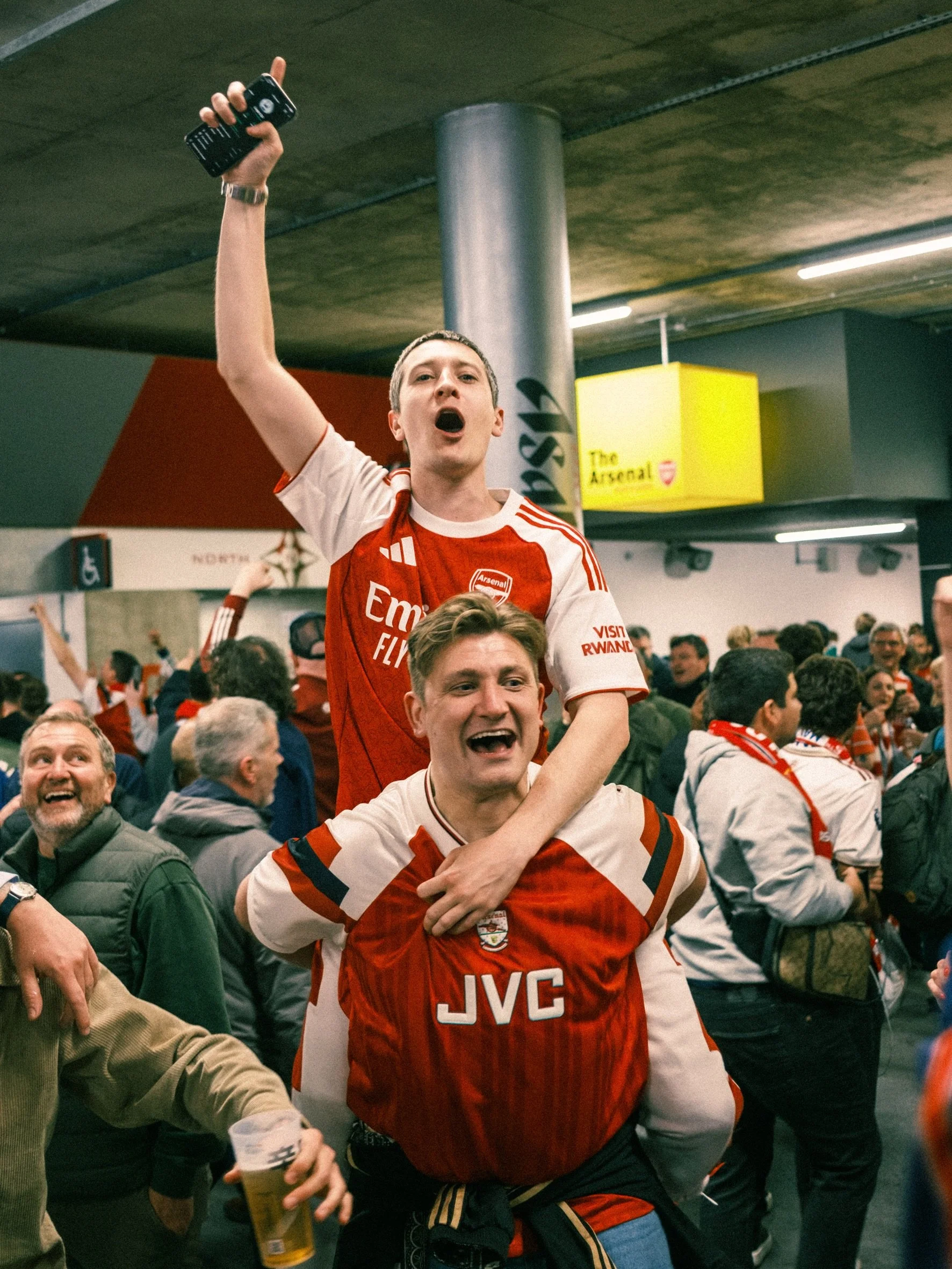 The concourse needs to be POPPING on Monday night!!
.
.
#arsenal #emiratesstadium #lowernorthbank