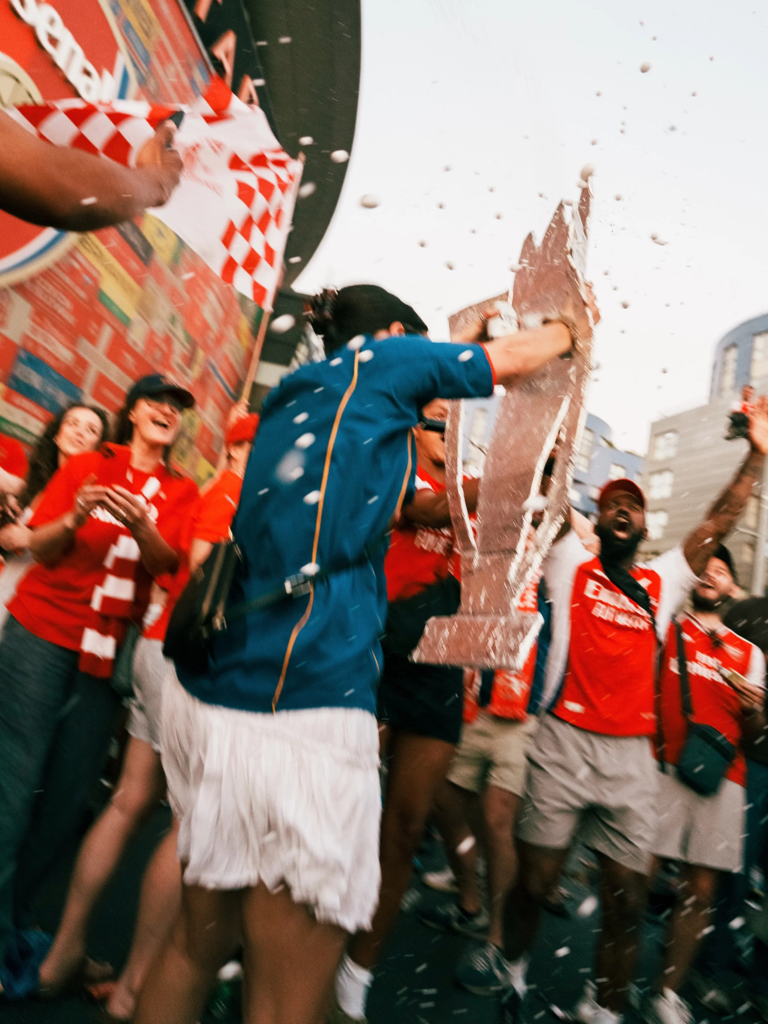 A few frames from this evening around the emirates!
.
.
#arsenal #champions #emiratesstadium #lowernorthbank