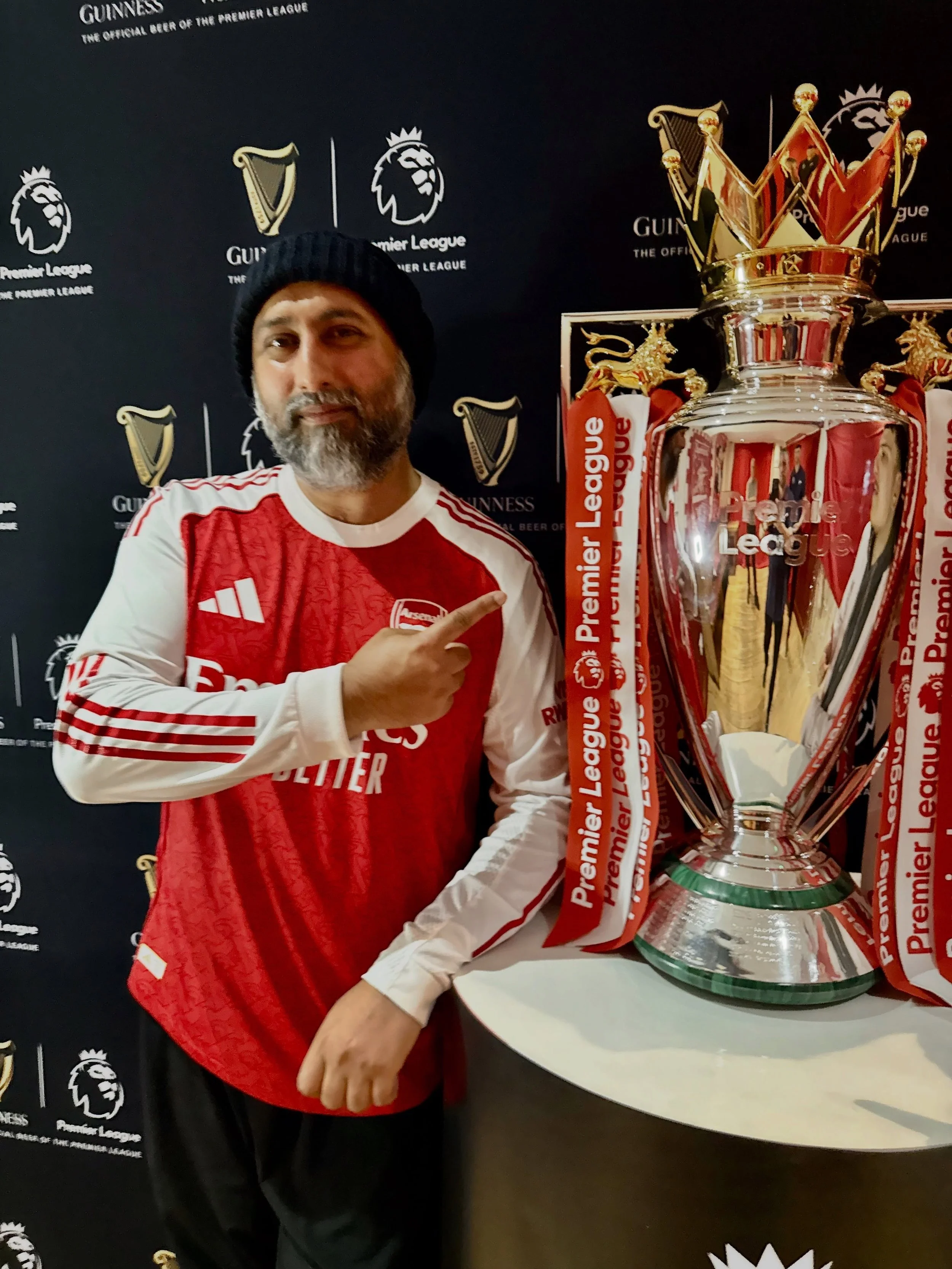 This trophy never gets old 😍
.
.
#arsenal #premierleague #lowernorthbank