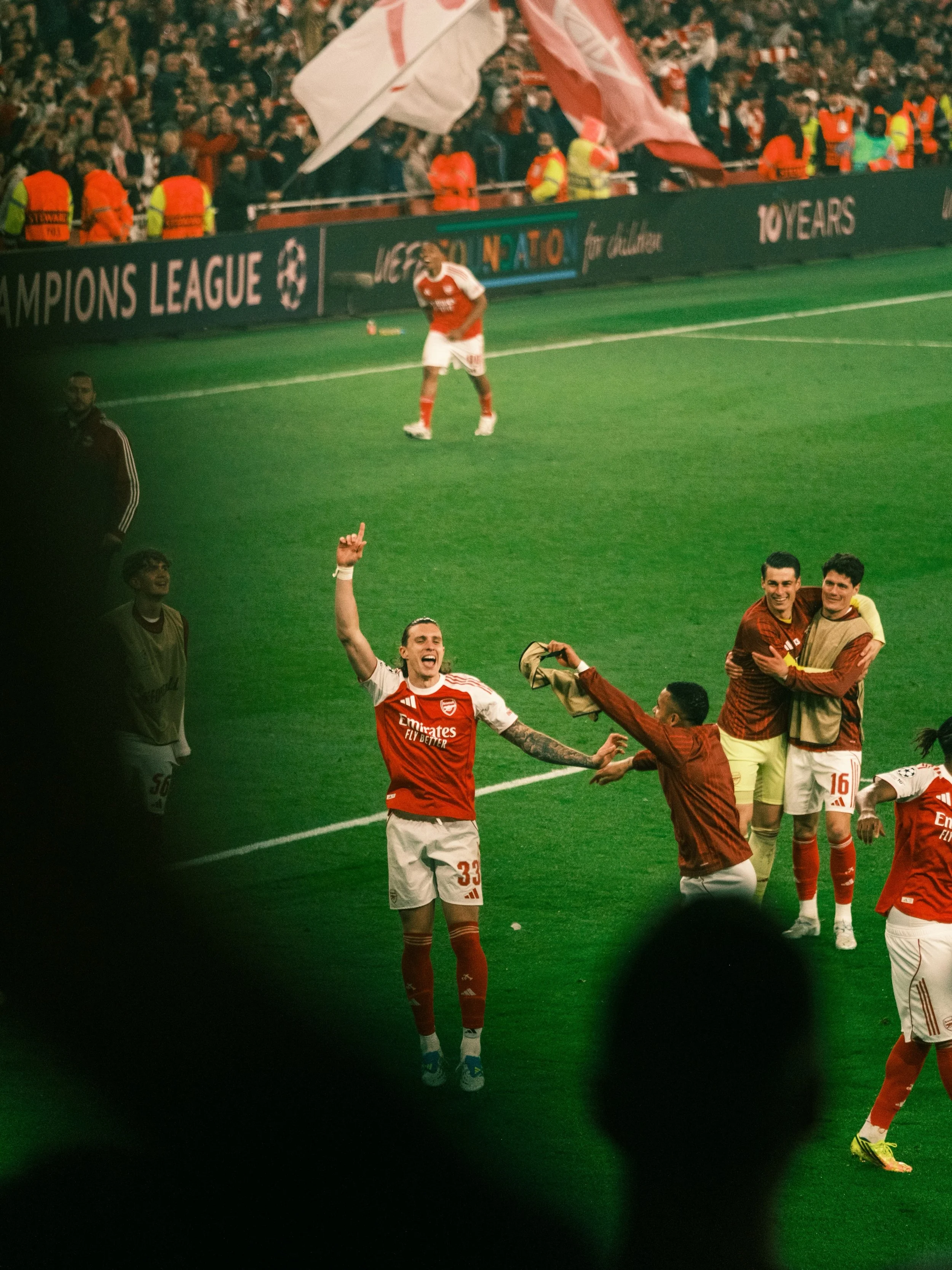 Throwback to the semi final second leg against Atletico Madrid
.
.
The stadium was certainly shaking at full time ⚡️
.
.
#arsenal #ARSATL #championsleague #lowernorthbank