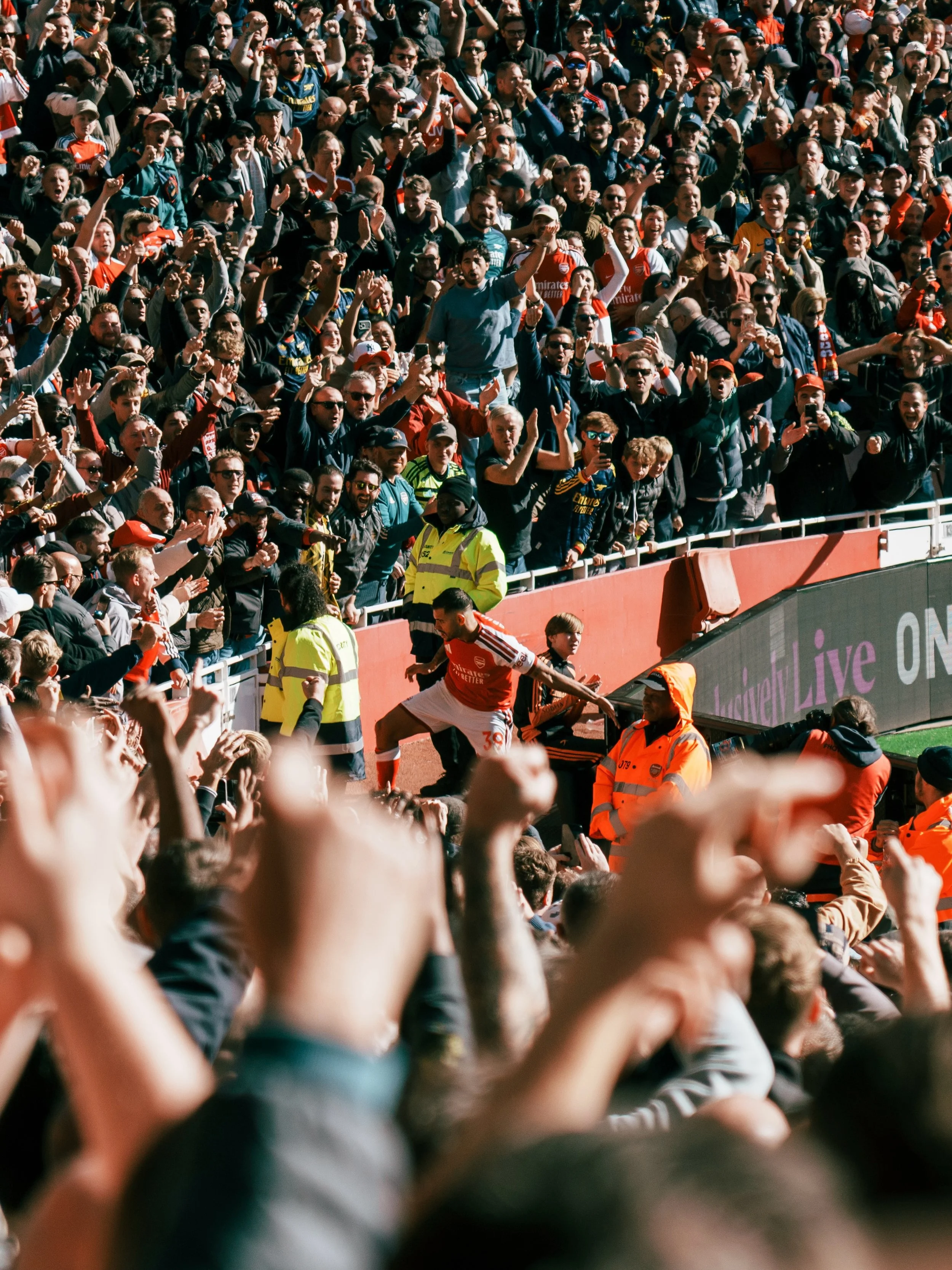 Not much content from yesterday, but the most important thing was the 3 points!
.
.
#arsenal #ARSLEE #premierleague #lowernorthbank