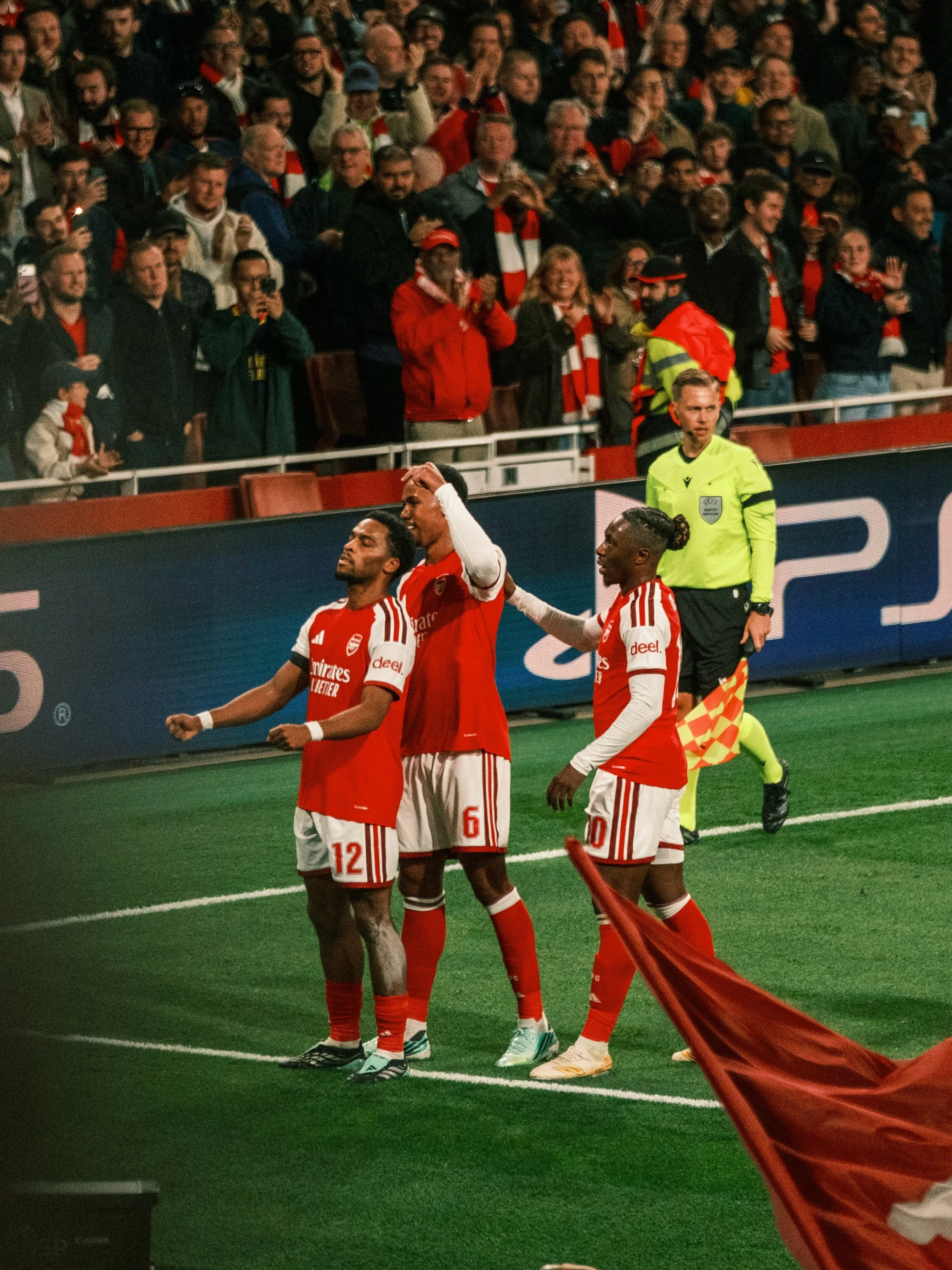 Sad day for the club with the passing of Ken Friar, but the players did him proud with that second half blitz ⚡️
.
.
#arsenal #ARSLIL #championsleague #lowernorthbank