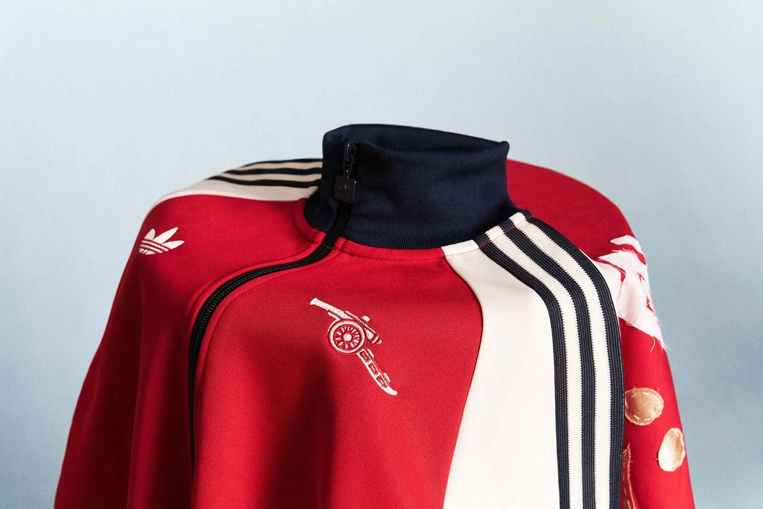251208_LNB_ARSENALxADIDAS_Still_Life06_ZipUp_025.jpg