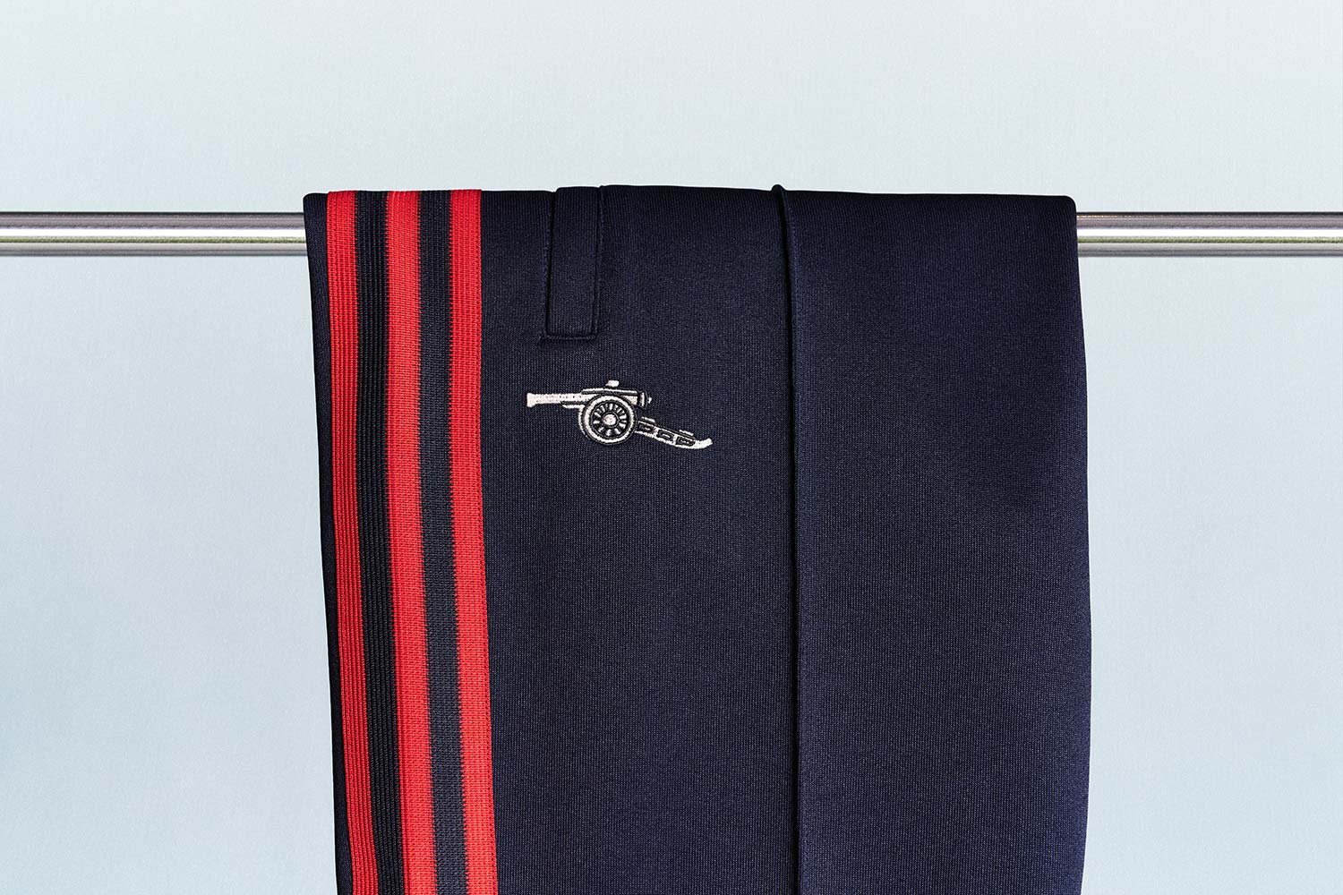 251208_LNB_ARSENALxADIDAS_Still_Life04_Trouser_003.jpg