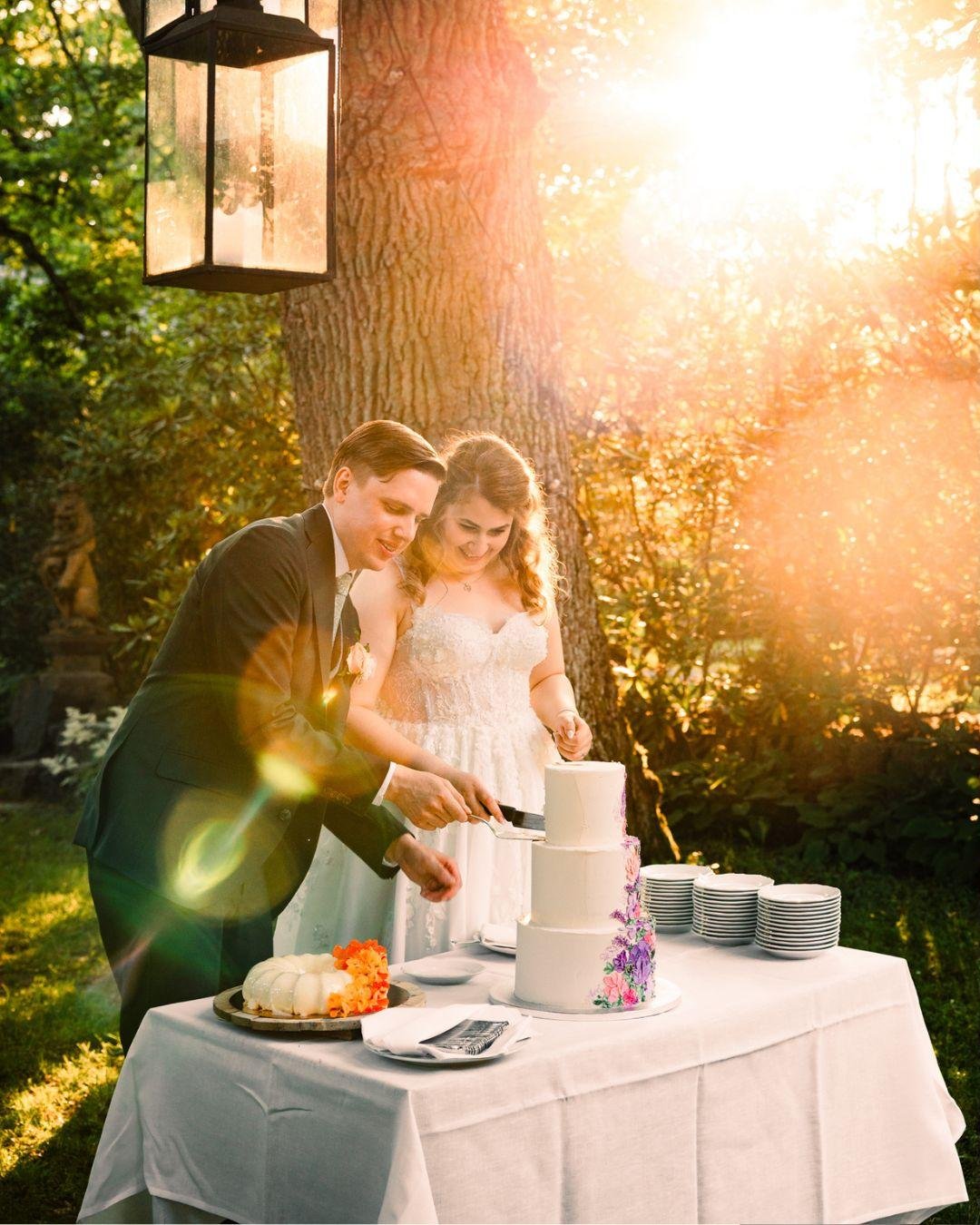 Nyky&auml;&auml;n iso osa h&auml;&auml;kakun leikkauksista tapahtuu yhteisymm&auml;rryksess&auml; ilman polkaisua, eik&auml; se siis ole mik&auml;&auml;n pakollinen ohjelmanumero. Jos polkaisu tulee, yrit&auml;n kuitenkin aina muistaa vinkata h&auml;