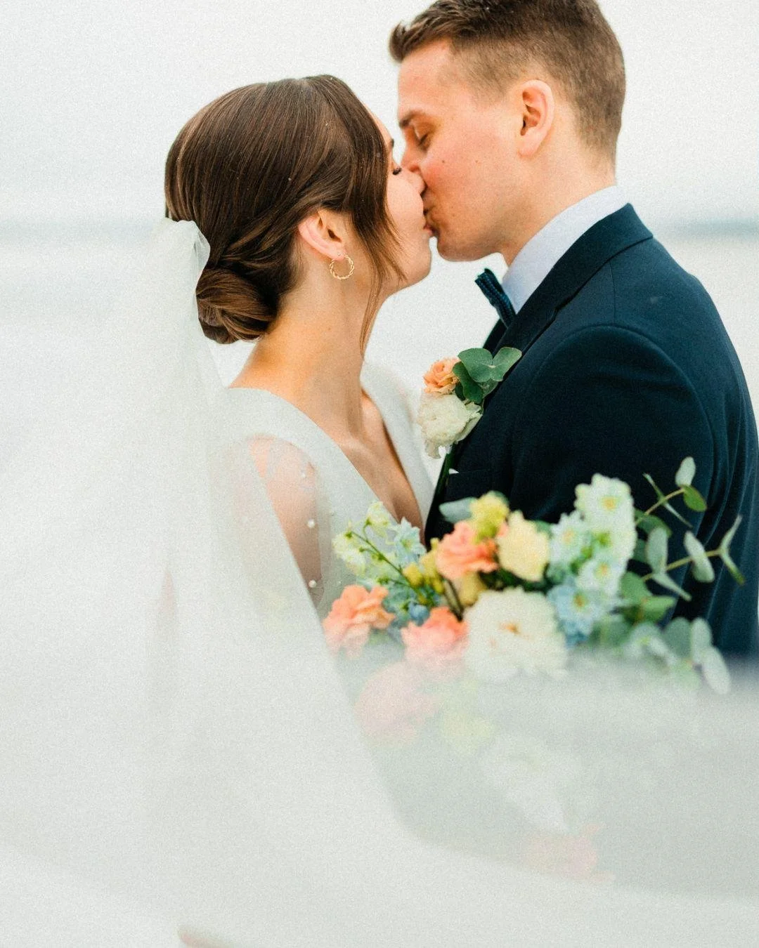 ❄️ 5 vinkki&auml; talven h&auml;&auml;kuvauksiin ❄️

Nyt kun olen t&auml;&auml;ll&auml; paljon hehkuttanut talven h&auml;&auml;kuvauksia, niin osa on ehk&auml; miettinyt, ett&auml; miten n&auml;ill&auml; pakkasilla pystyy kuvaamaan juhlavaatteissa ul