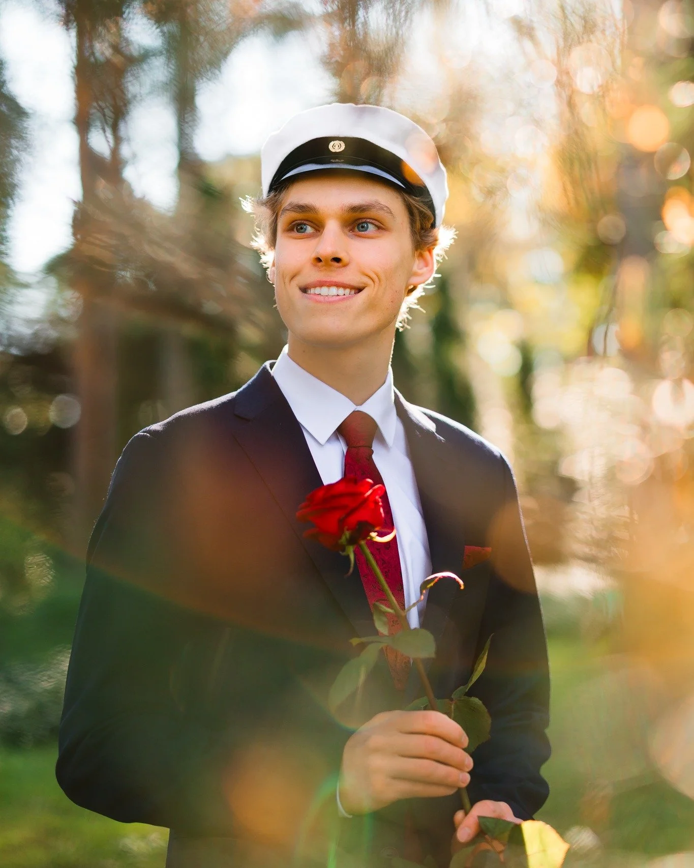 Hei kaikki kev&auml;&auml;n tulevat ylioppilaat, onnittelut kirjoituksista selviytymisest&auml;! 🤗

Aikaisessa oleva kev&auml;t tarkoittaa hyvi&auml; uutisia toukokuun ylioppilaskuvausten suhteen. N&auml;ytt&auml;&auml; nimitt&auml;n silt&auml;, ett