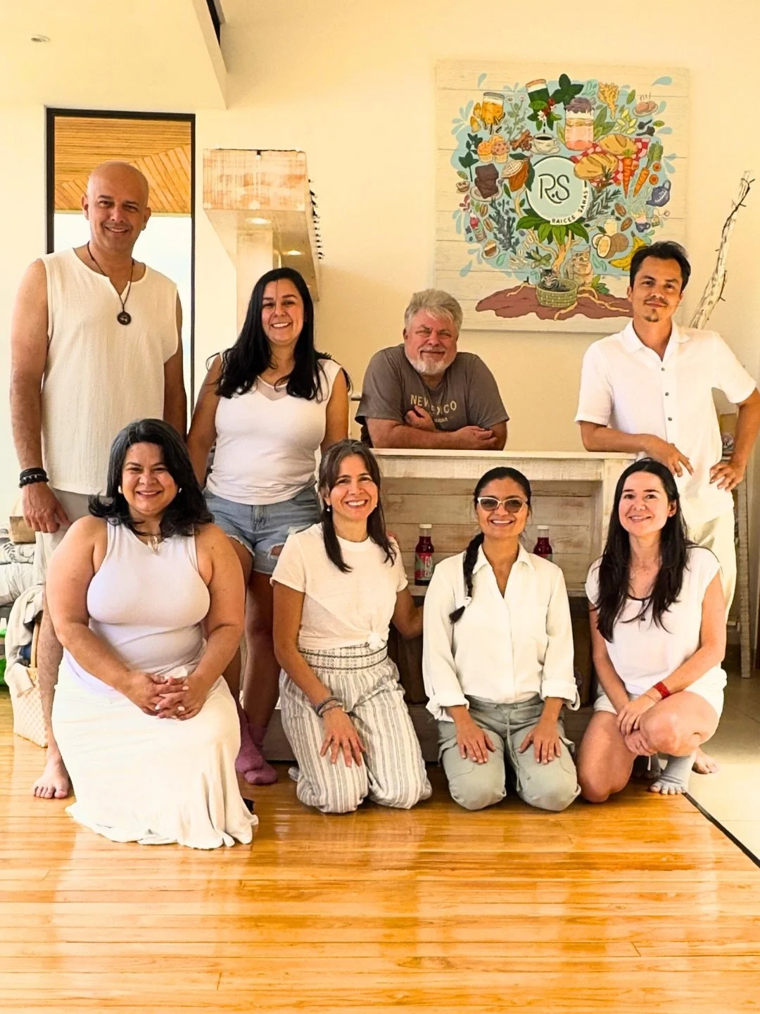 Qu&eacute; hermoso ver estas fotos y sentirlo otra vez 🤍✨
Este carrusel es agradecimiento, es integraci&oacute;n. Es cierre. Es memoria consciente.

El primer encuentro de Vision by Design fue de esos que no se explican&hellip; se sienten.
Cuando un