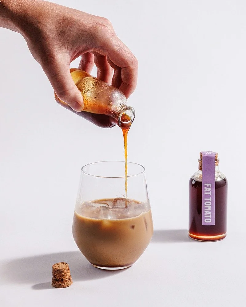 βοΈ Holding onto summer, one sip at a time.
Our Peach Vanilla Syrup captures the height of peach season in a bottle - fragrant garden peaches, rich organic Mexican vanilla from our friends at @picadomexican, organic Colombian raw cane sugar, and a to