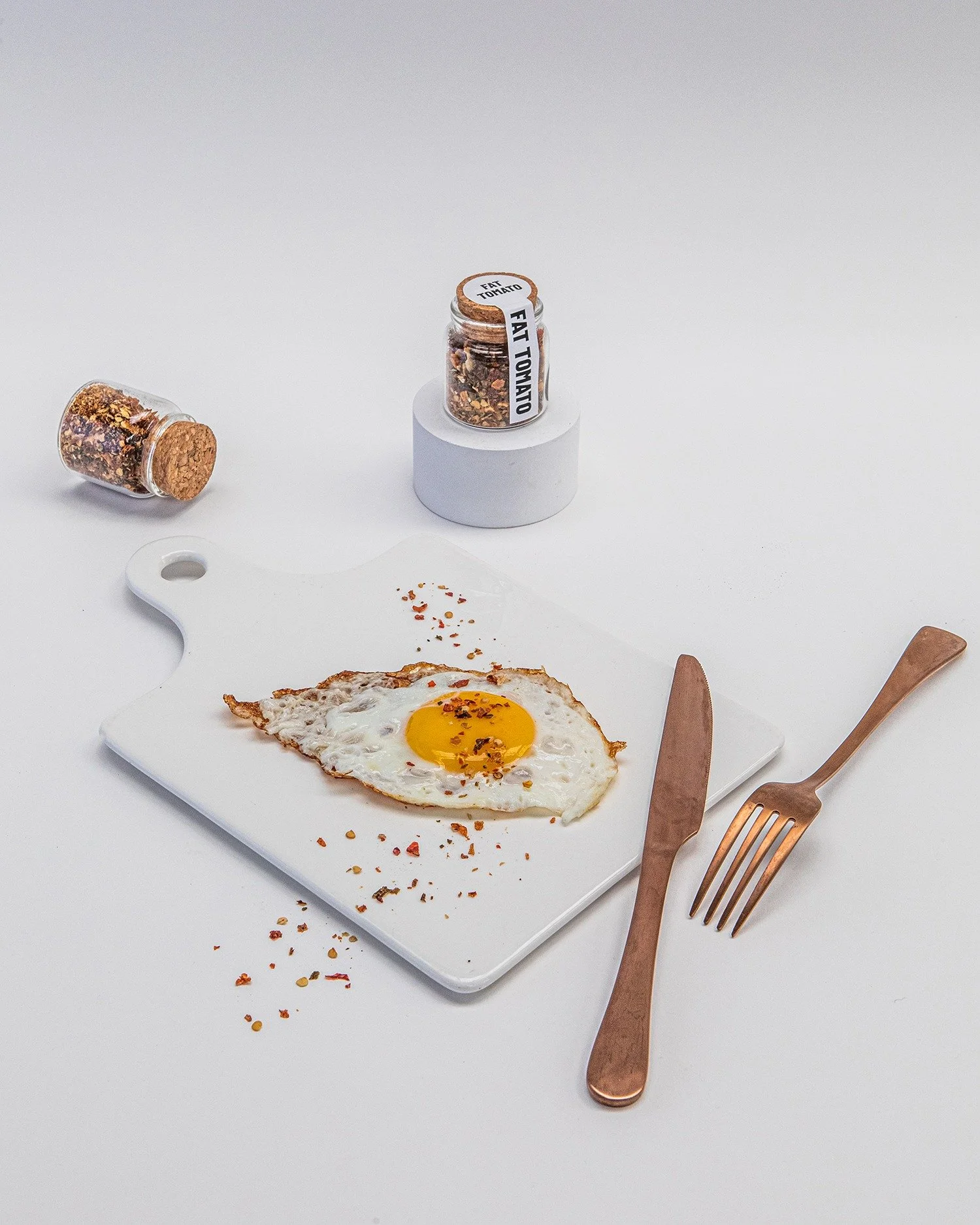 🌶️ 2025 Chilli Pepper Flakes 🌶️

Every year, we grow a wild mix of chillies and sweet peppers in our hillside polytunnel - some in pots, others in beds - from fiery Habanero and citrusy Lemon Drop to grassy green Serrano, Bulgarian long peppers, sm