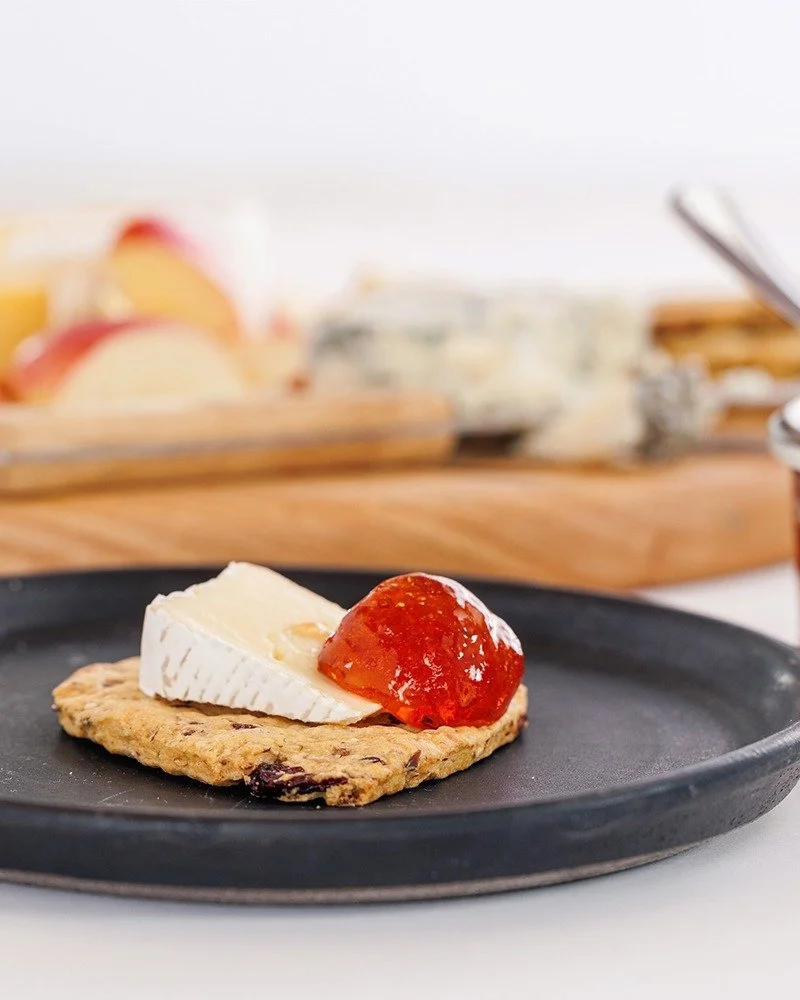 🧀🍎 The Perfect Irish Cheese Board 🍏🥂

You honestly don&rsquo;t need much to make a cracking cheese board - just a few really good Irish ingredients and one great chutney, jelly, fruit butter or jam.

🧀 Two or three farmhouse Irish cheeses - a so