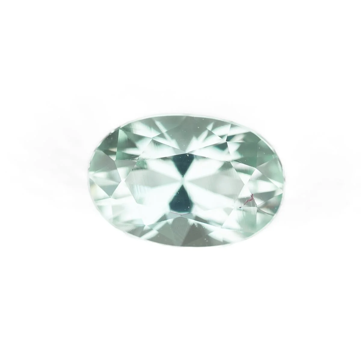 Mint Emerald - Nigeria - Untreated - 6.19 x 4.21 mm - 0.45 ct