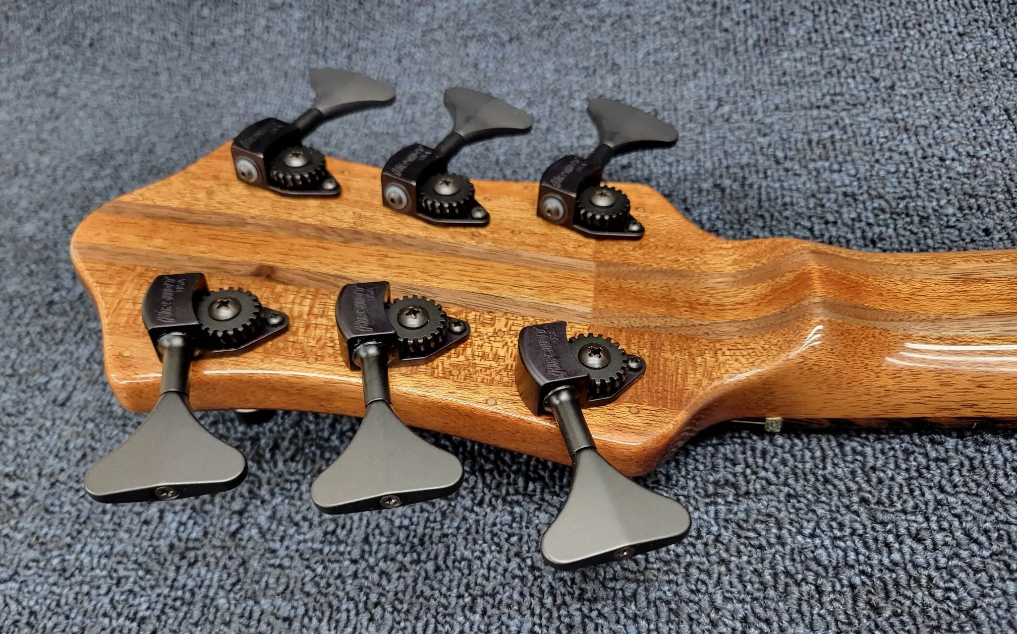 Hipshot Ultra-Lite tuners