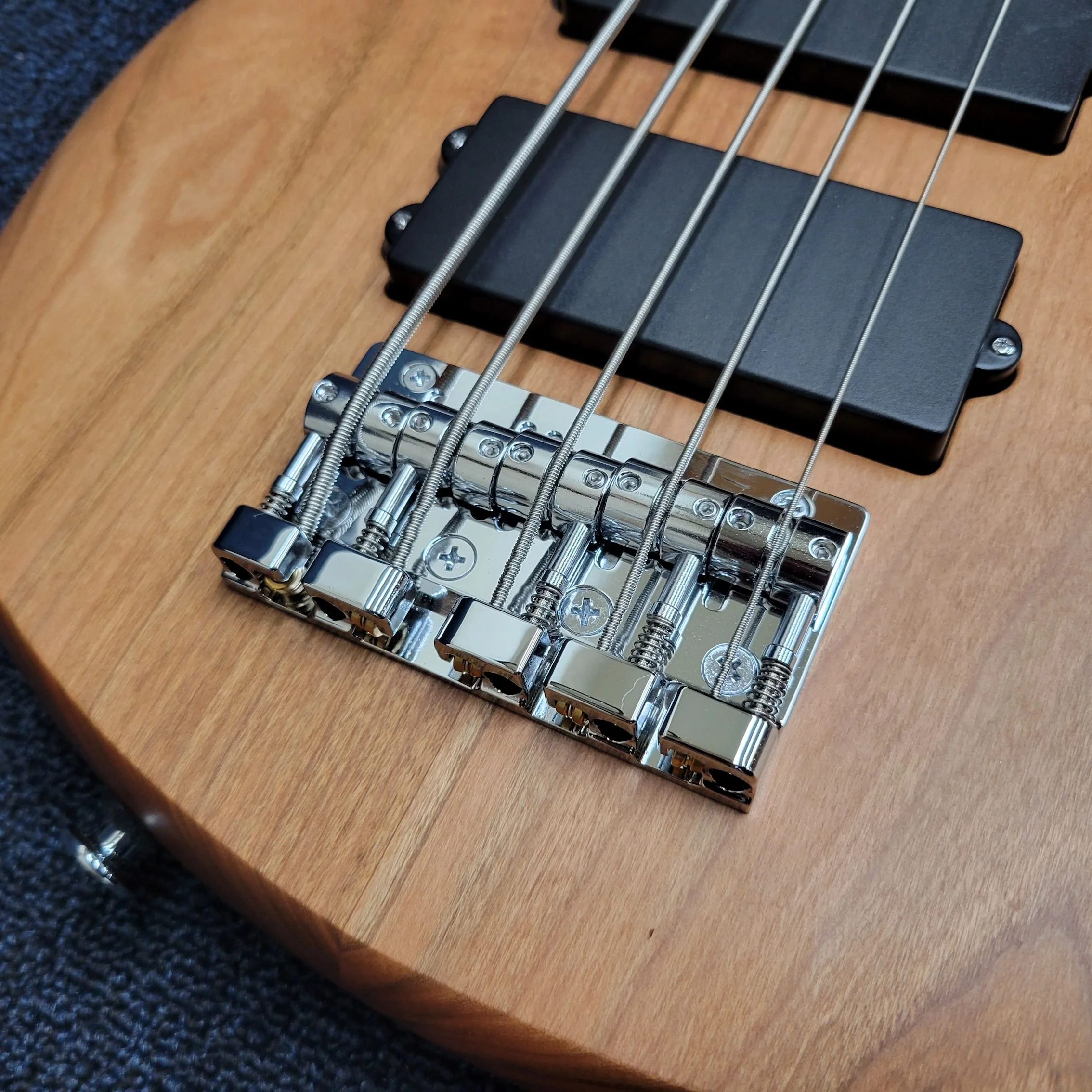 Gotoh J510SJ5 bridge with quick string release.
