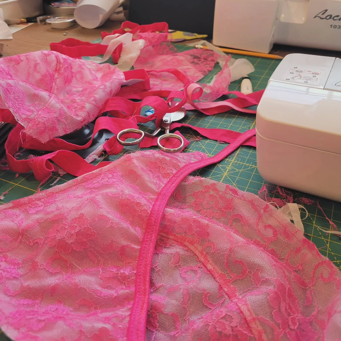 A peek into the process! 🧵  Custom dyed lace in this brilliant pink, for a custom designed bra made to fit perfectly. 

What is your dream color? ✨️

#handmadelingerie #custombra #studiotime #hudsonvalley #beaconny