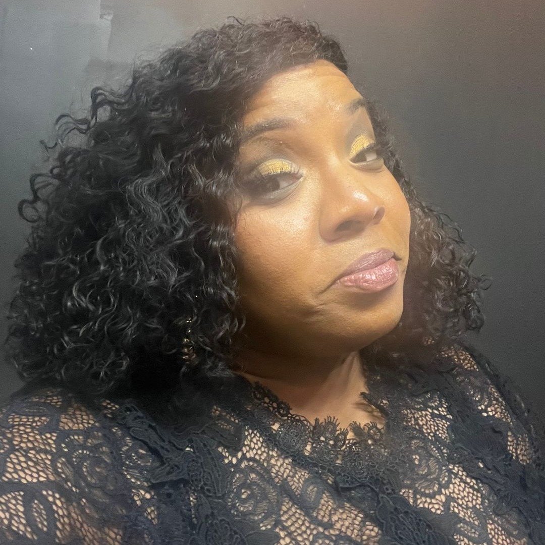 Shout out to B. Wild and his team for putting together a fantastic fun and funky show! The band was killin' , Lead Vocals and BGV's were superb!! It was a great crowd and good energy great venue etc 

I had a wonderful time singing Ms Chaka Khan's&qu
