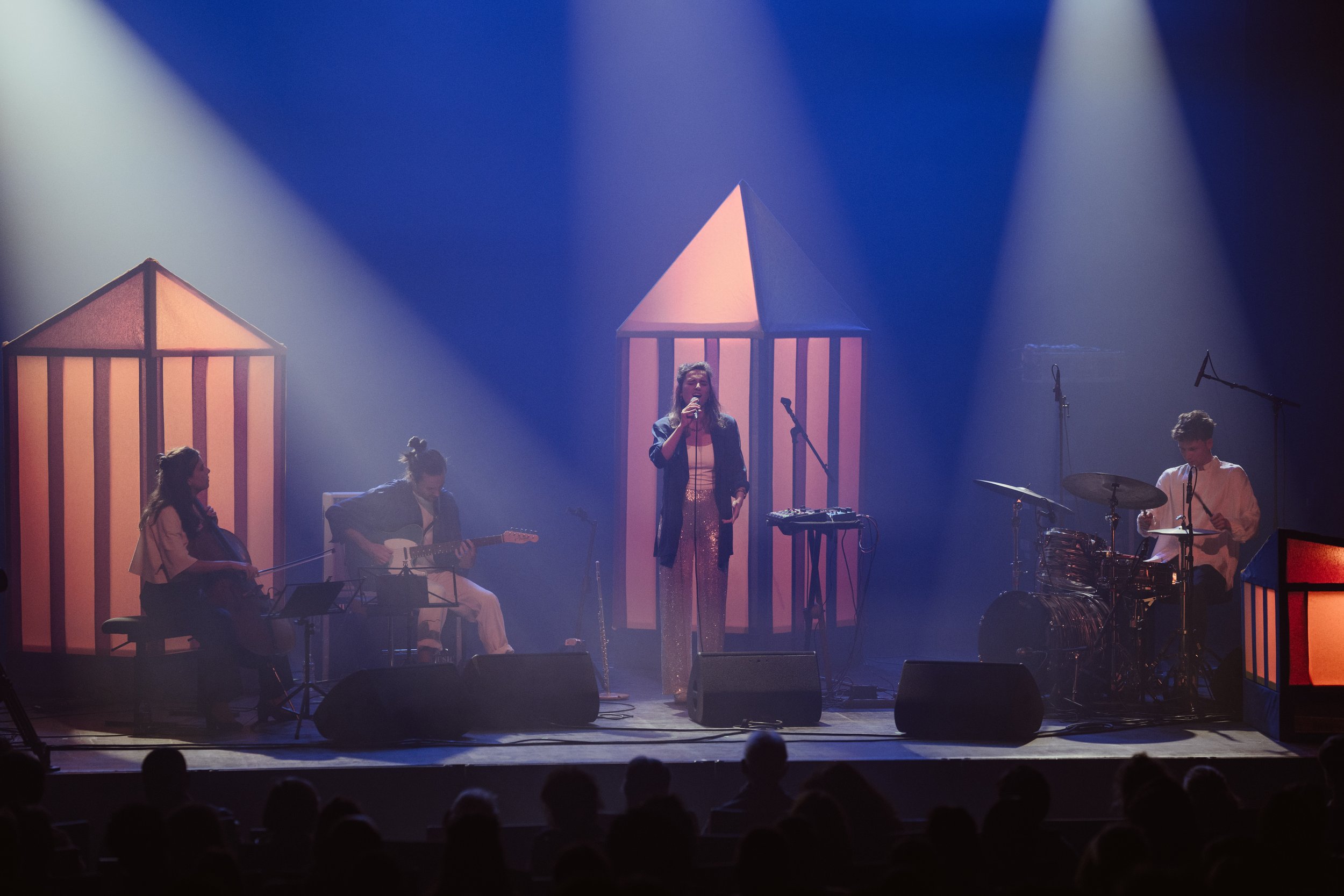 EspumaAntigua_LouisMatuteLargeEnsemble&GabiHartmann_LaBâtie_Alhambra_SébastienMoritz_HD-6.jpg
