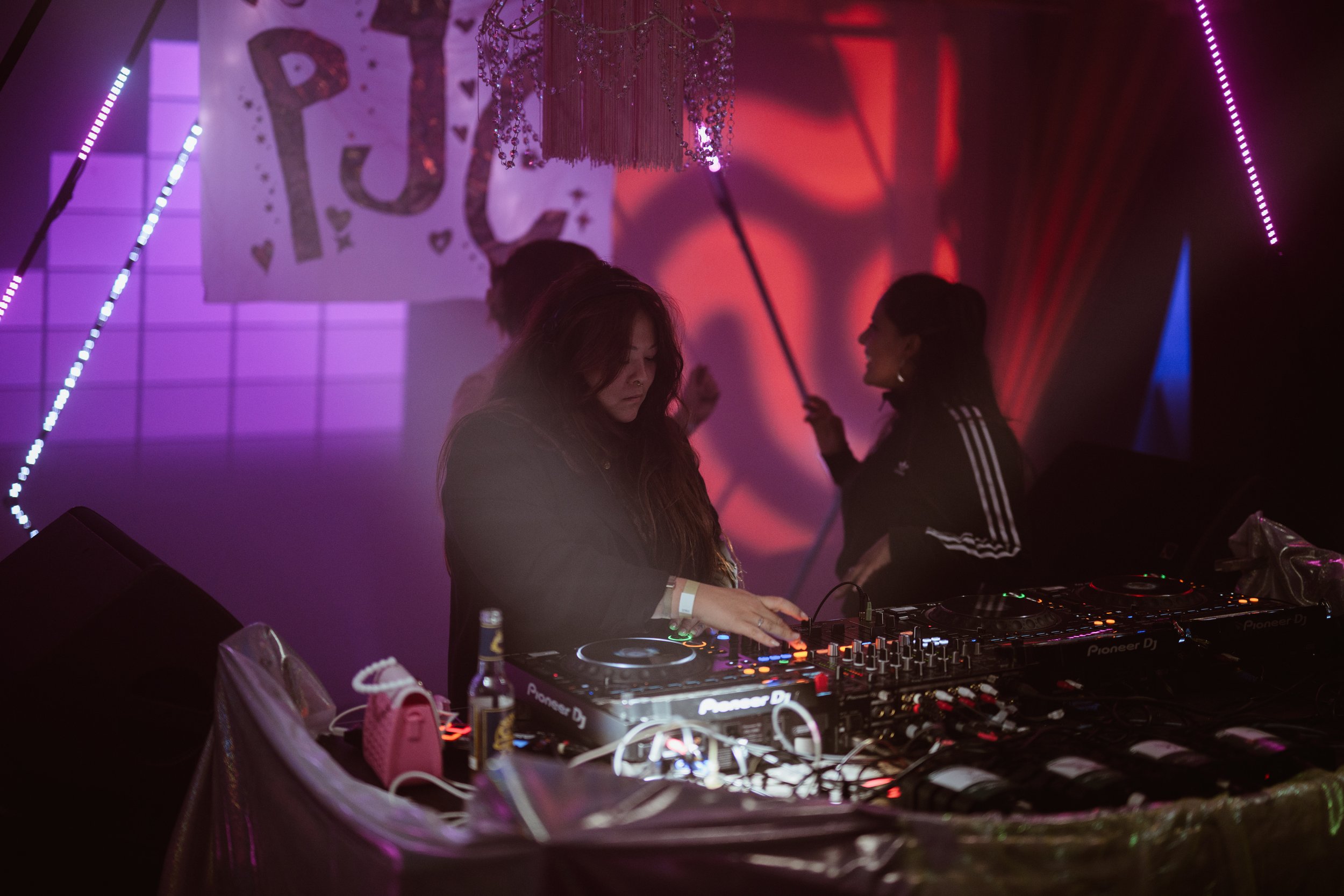 LinaPary_PinkJuicyClub_LaBâtie_Kugler_SébastienMoritz_20240914_HD-3.jpg