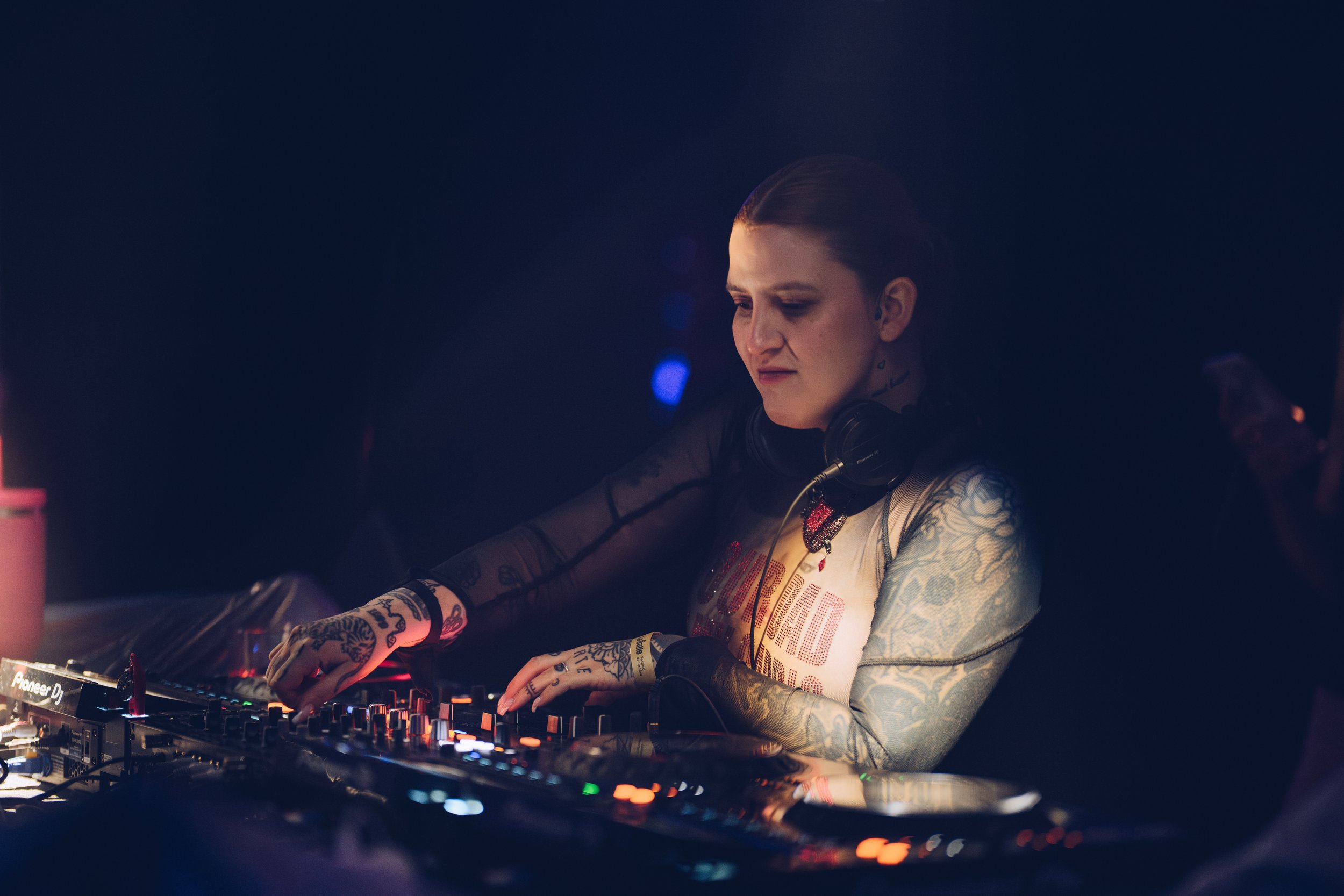 LinaPary_PinkJuicyClub_LaBâtie_Kugler_SébastienMoritz_20240914_HD-20.jpg